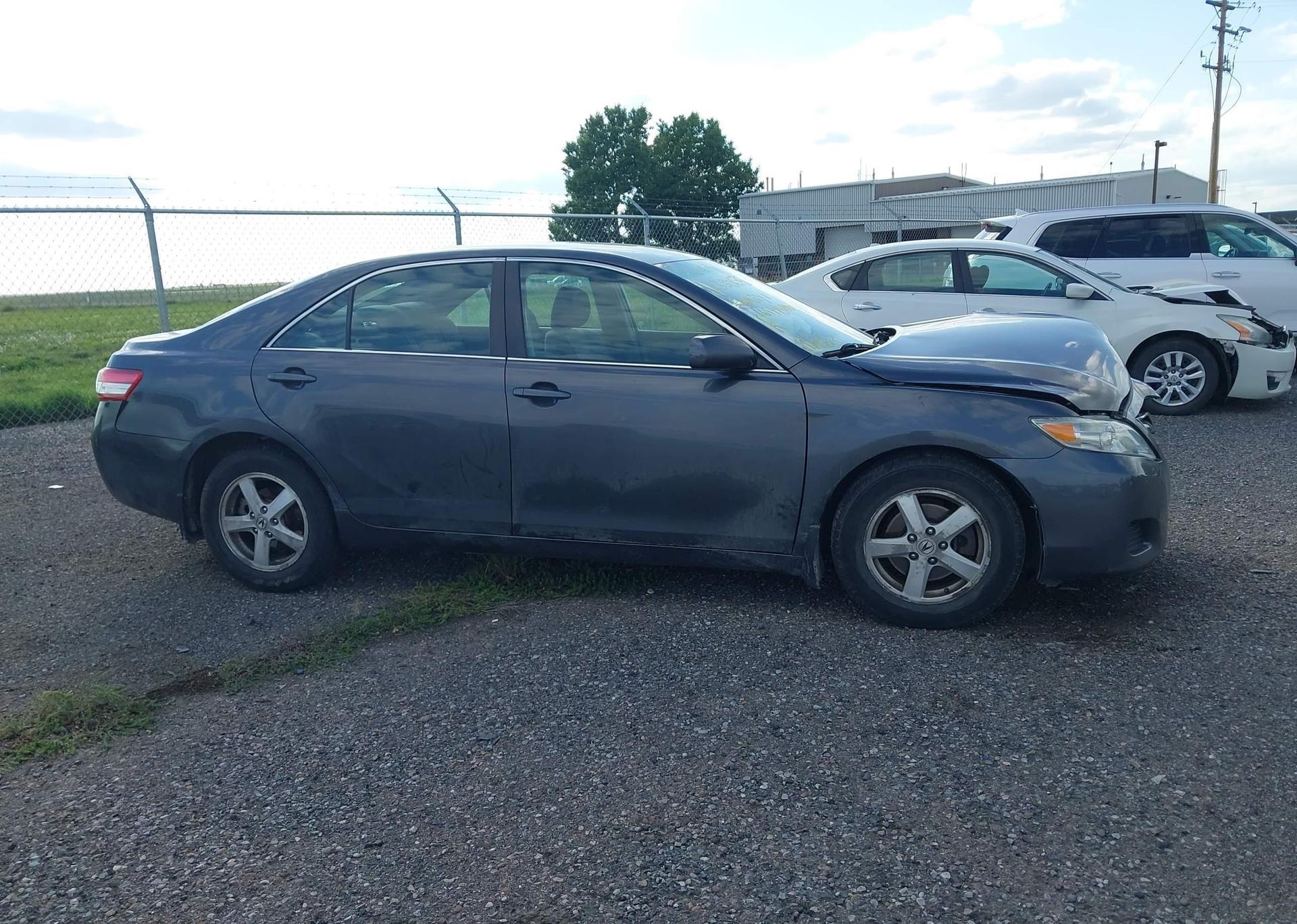 2011 TOYOTA CAMRY LE