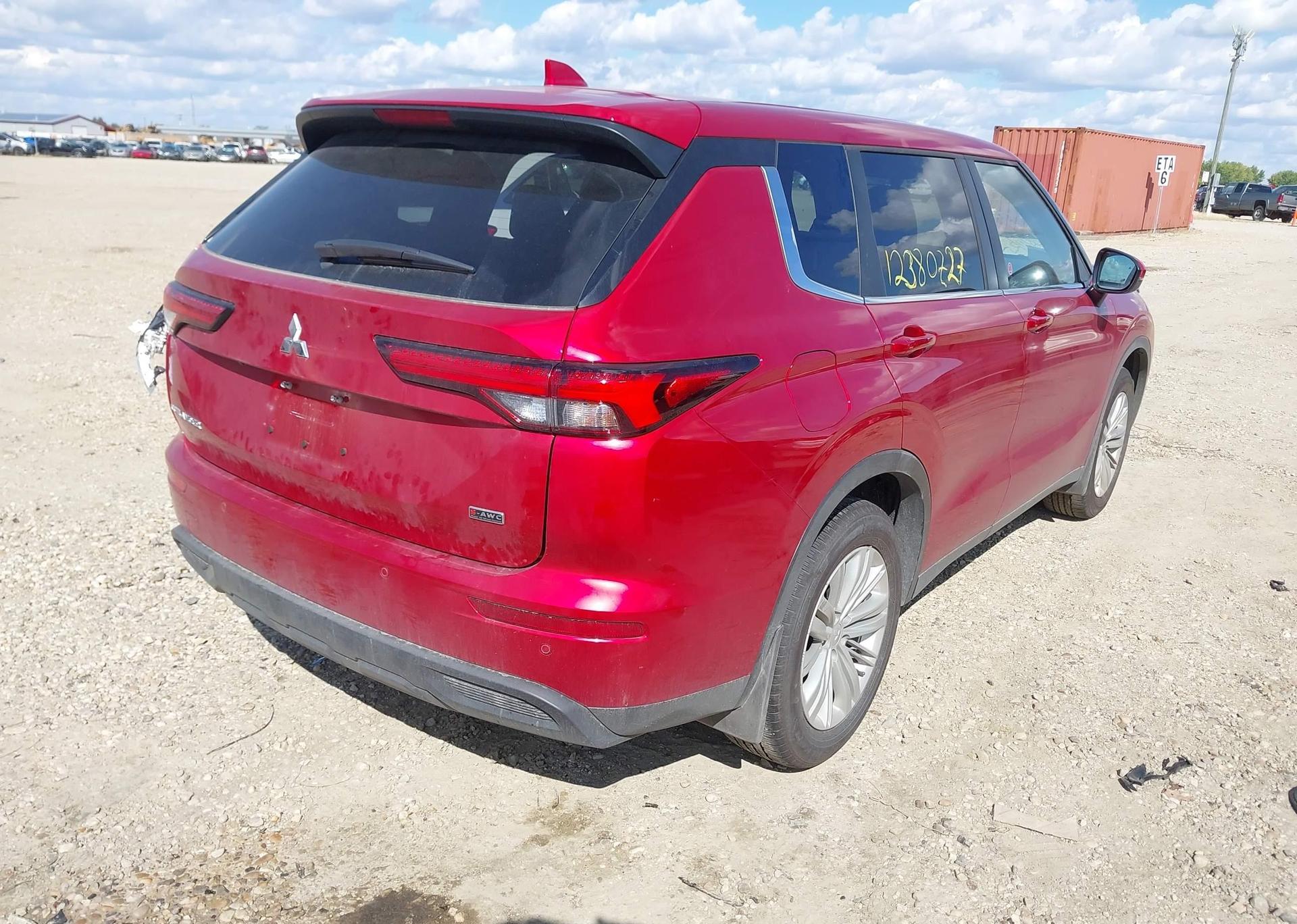 2024 MITSUBISHI OUTLANDER ES