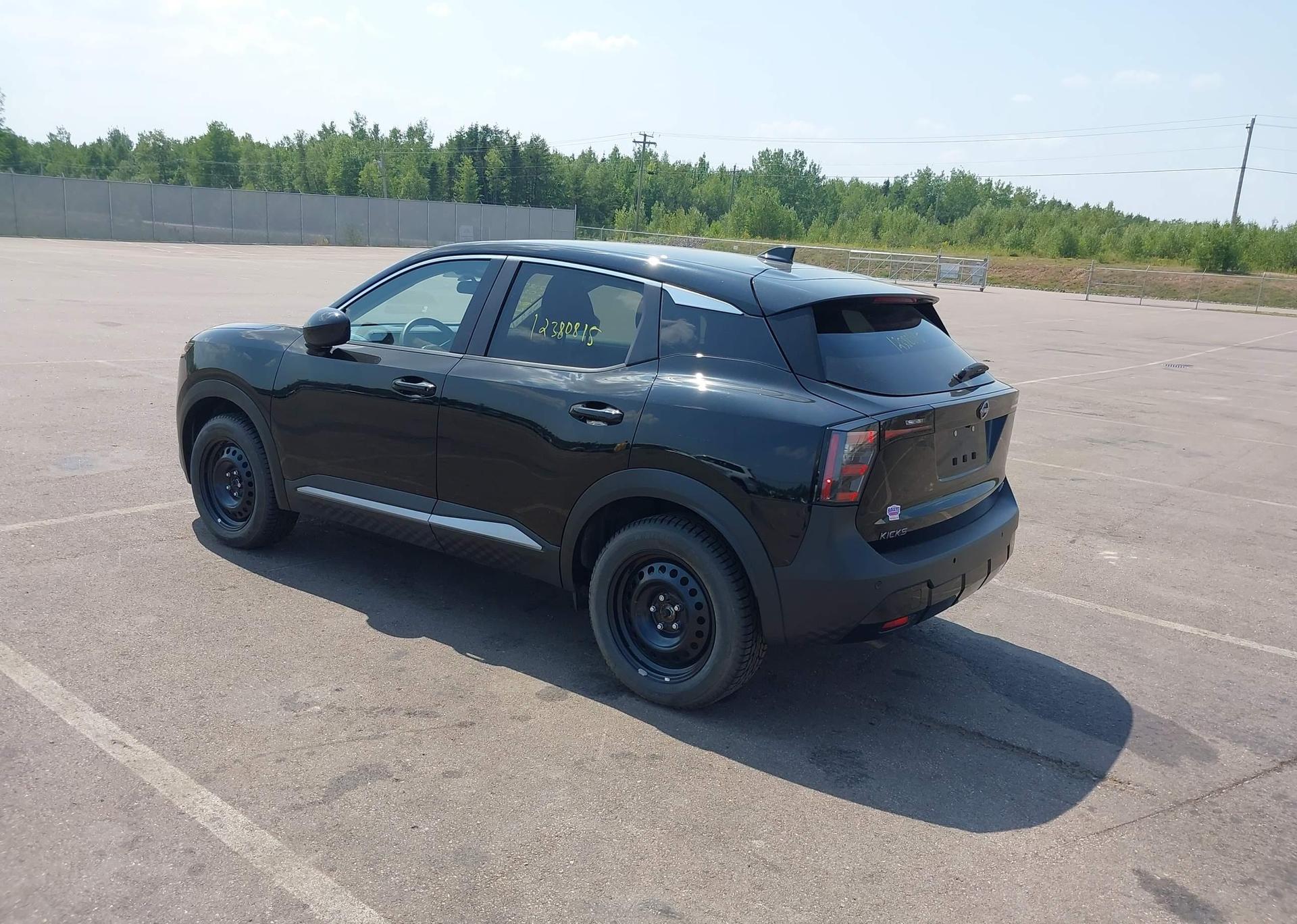 2025 NISSAN KICKS SV