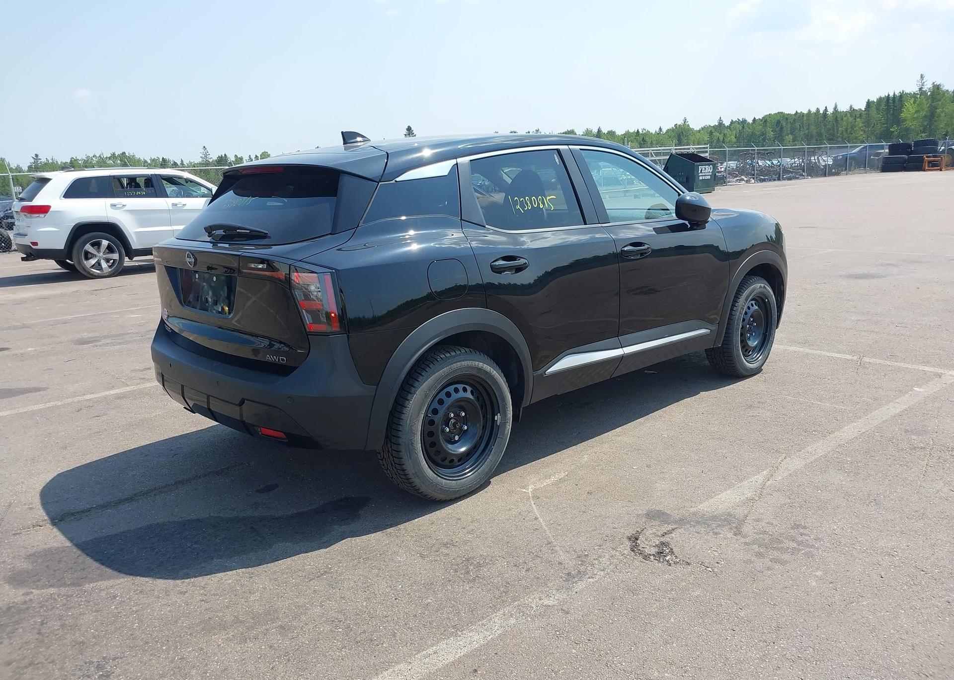 2025 NISSAN KICKS SV