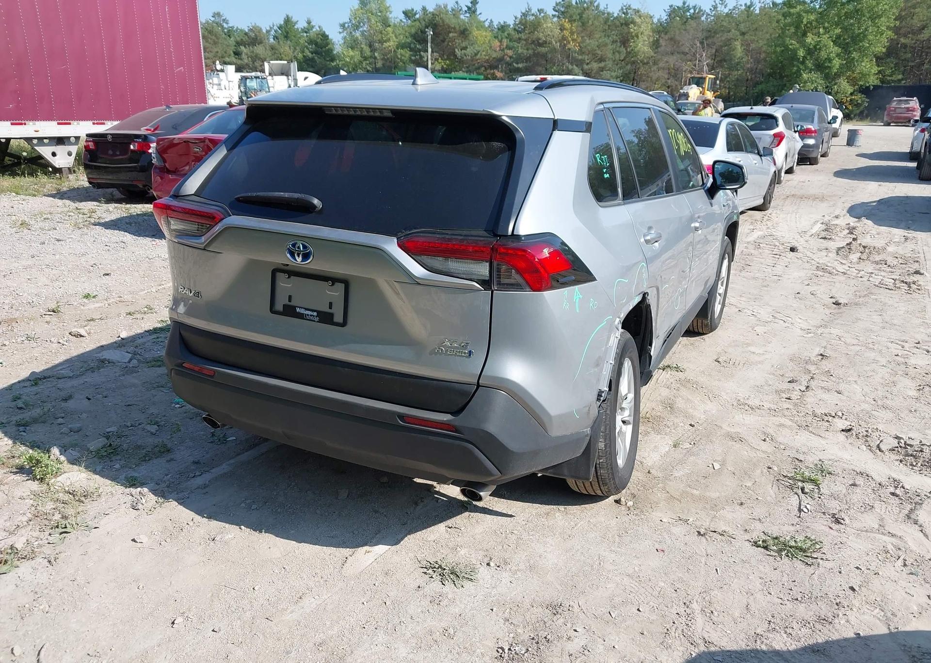 2021 TOYOTA RAV4 HYBRID XLE