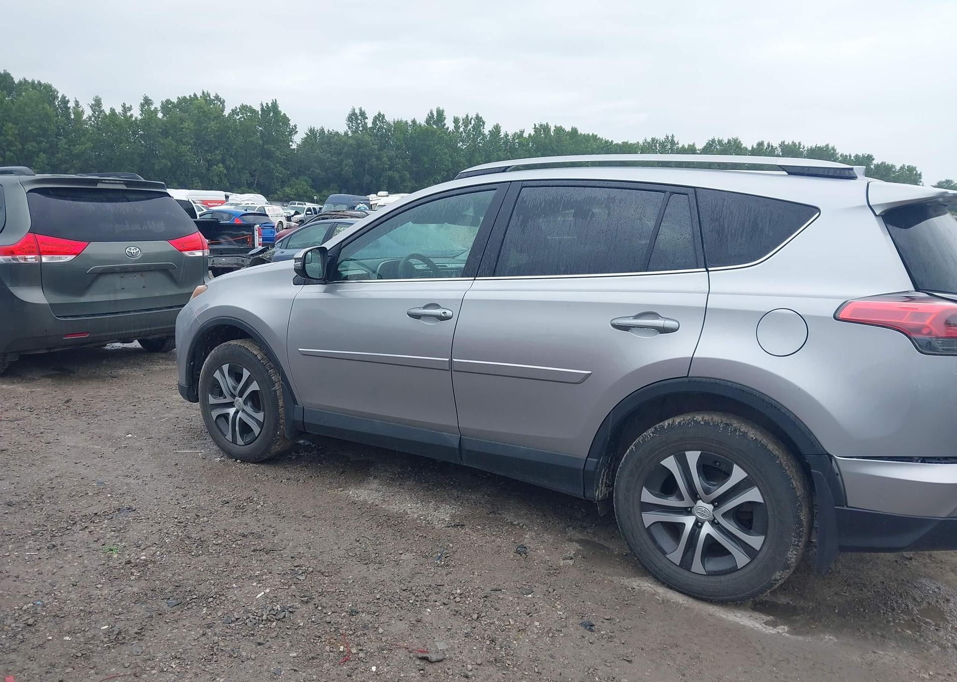 2017 TOYOTA RAV4 LE
