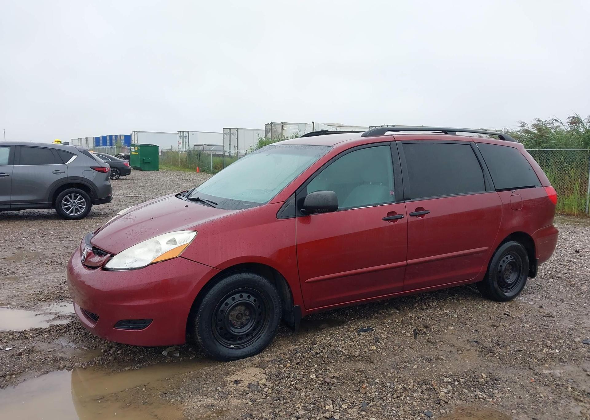 2010 TOYOTA SIENNA CE
