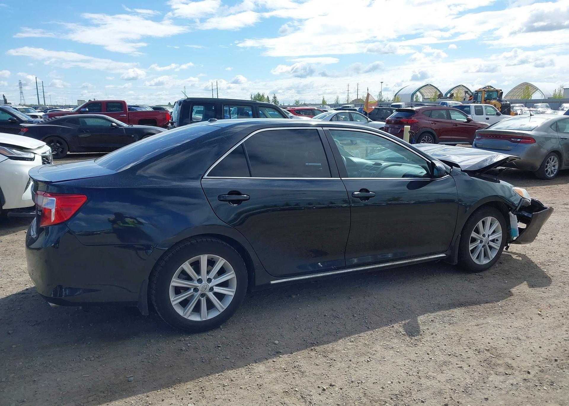 2012 TOYOTA CAMRY XLE V6