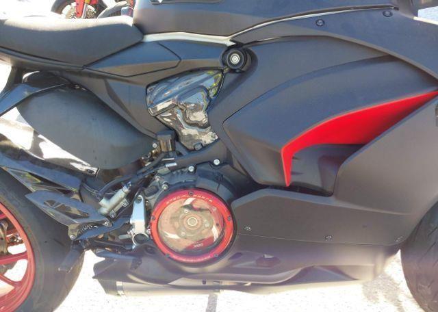 2022 DUCATI PANIGALE V2