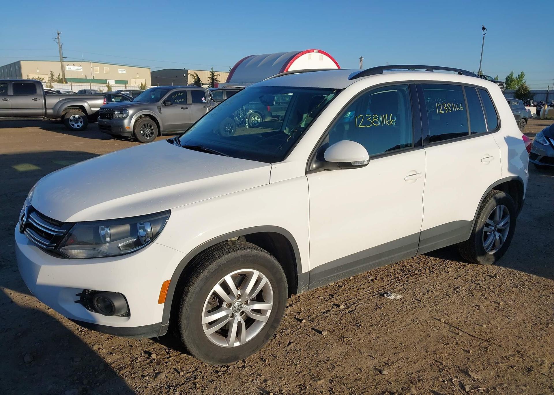 2014 VOLKSWAGEN TIGUAN S