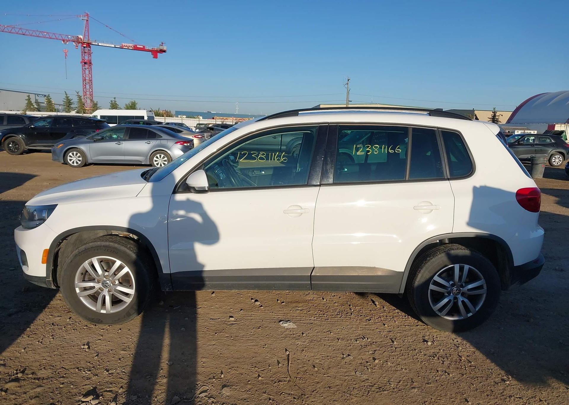 2014 VOLKSWAGEN TIGUAN S