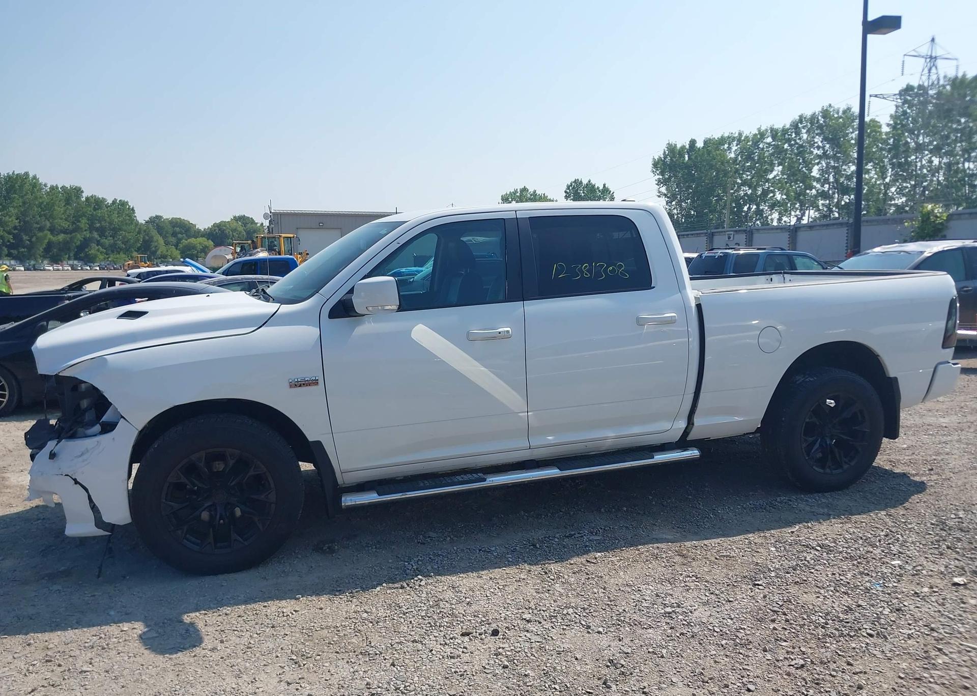 2016 RAM 1500 SPORT