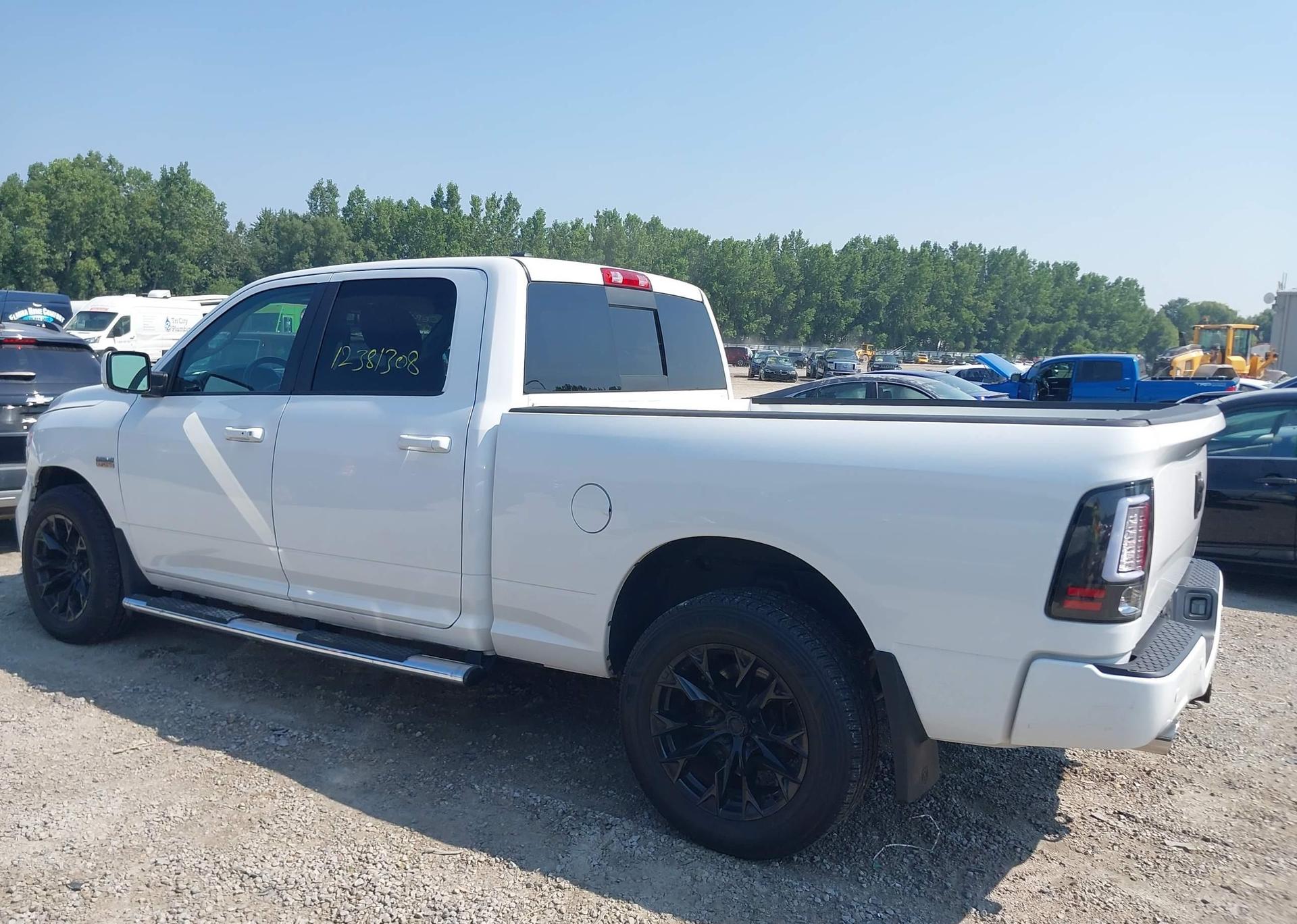 2016 RAM 1500 SPORT