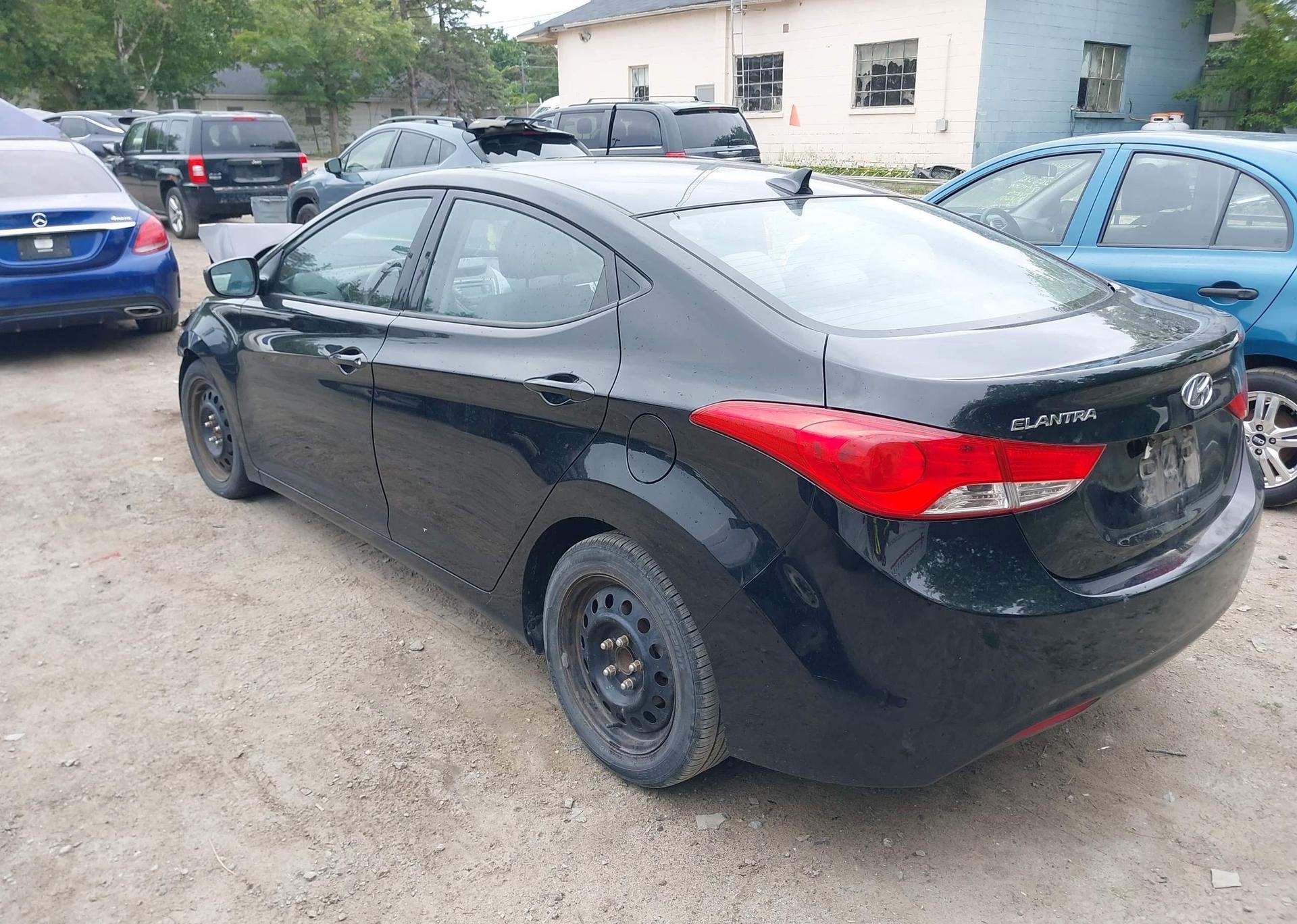 2013 HYUNDAI ELANTRA GL