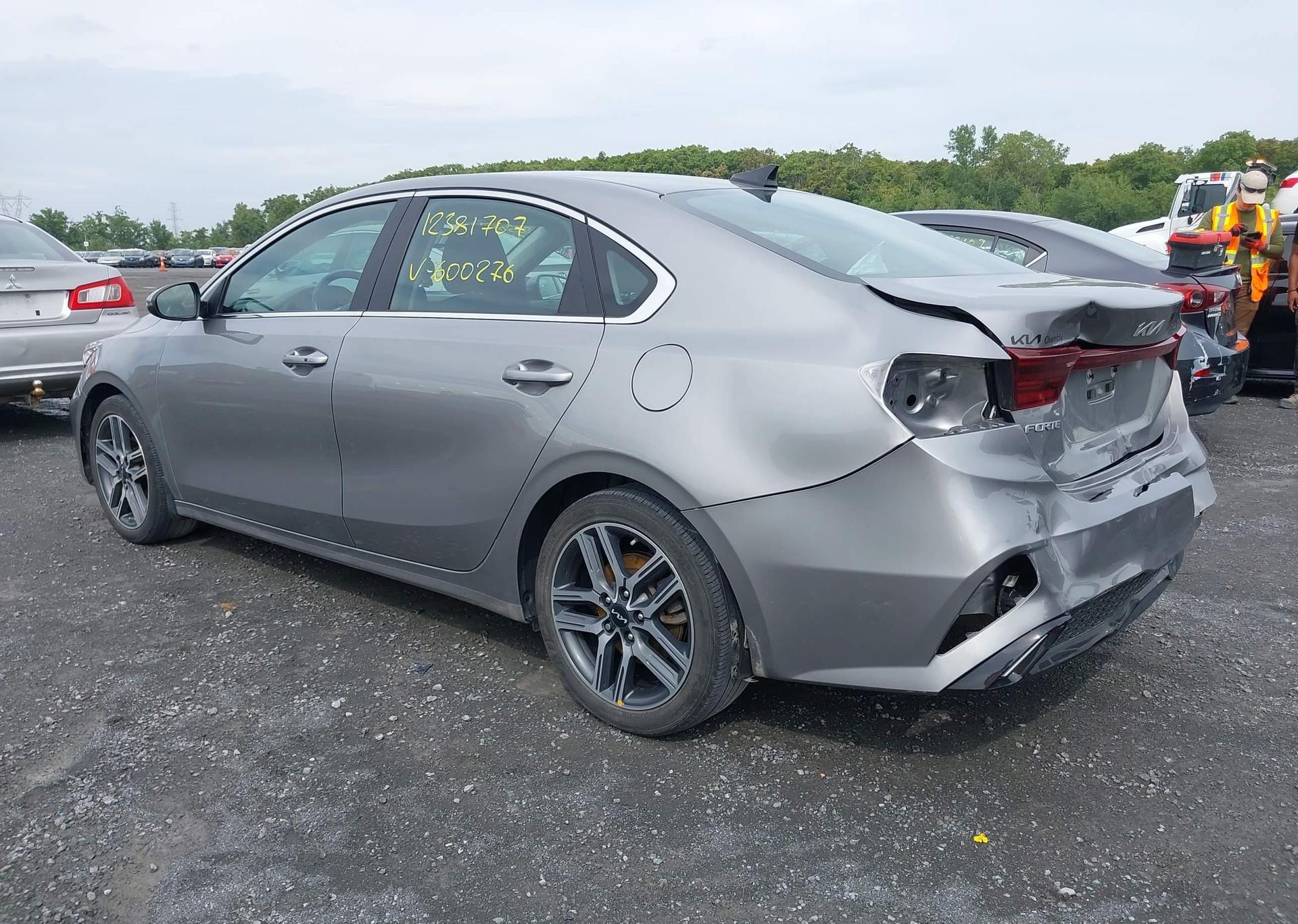 2023 KIA FORTE EX