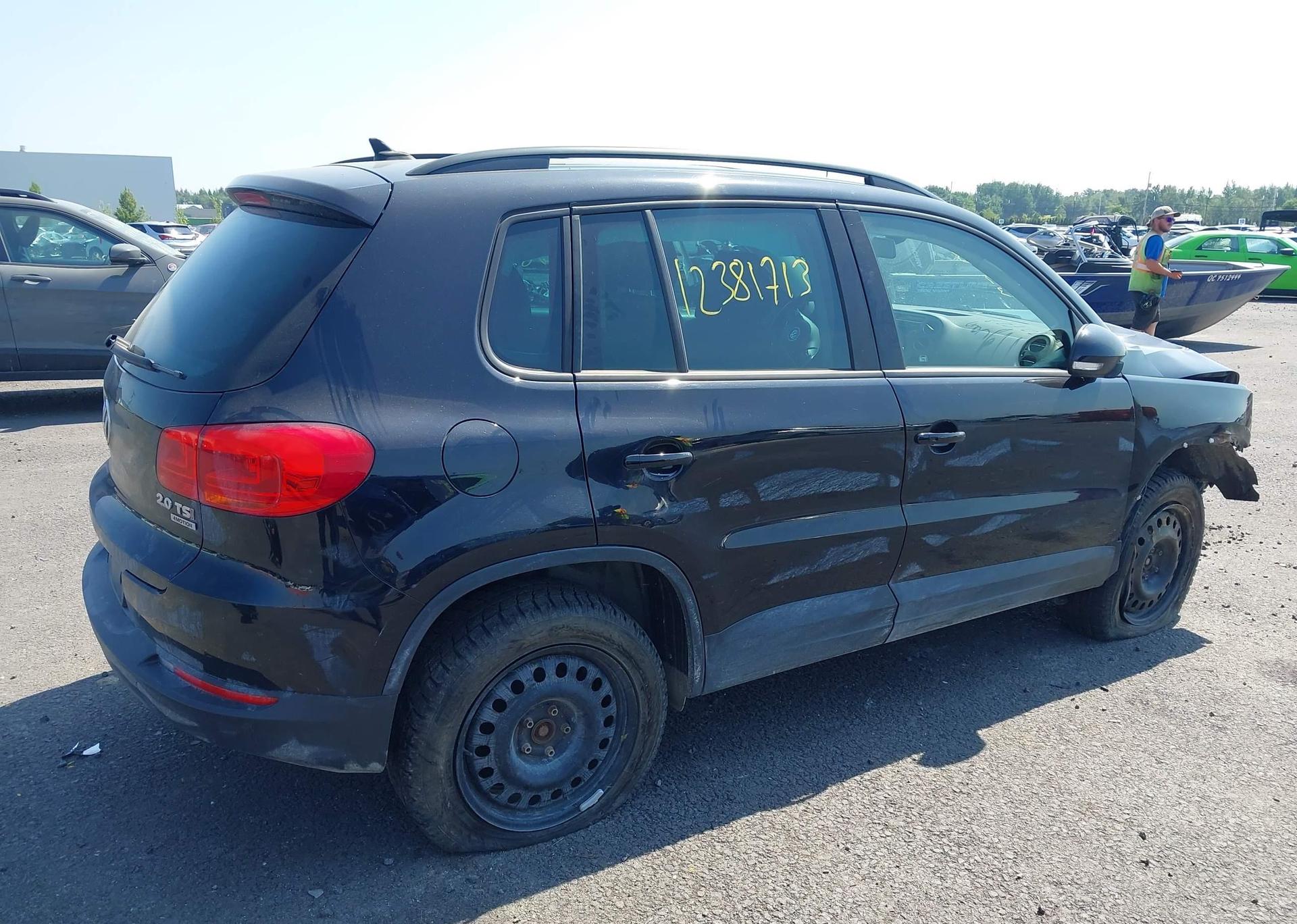2015 VOLKSWAGEN TIGUAN S