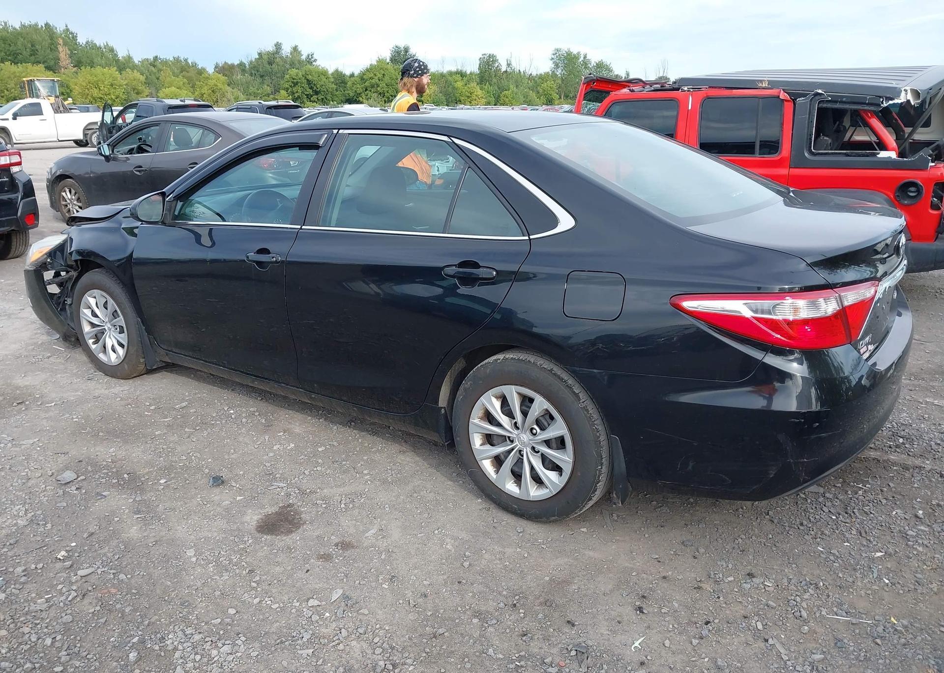 2015 TOYOTA CAMRY LE