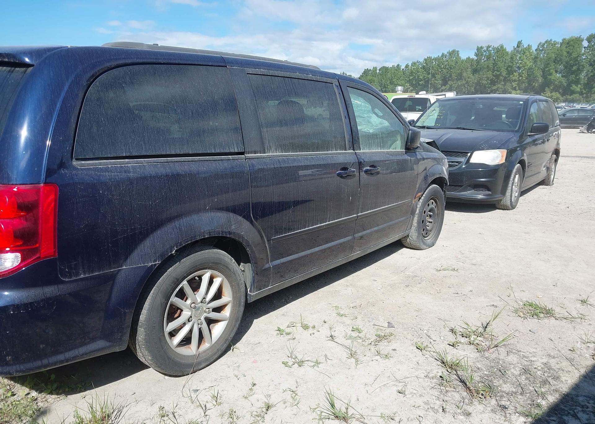 2015 DODGE GRAND CARAVAN SE