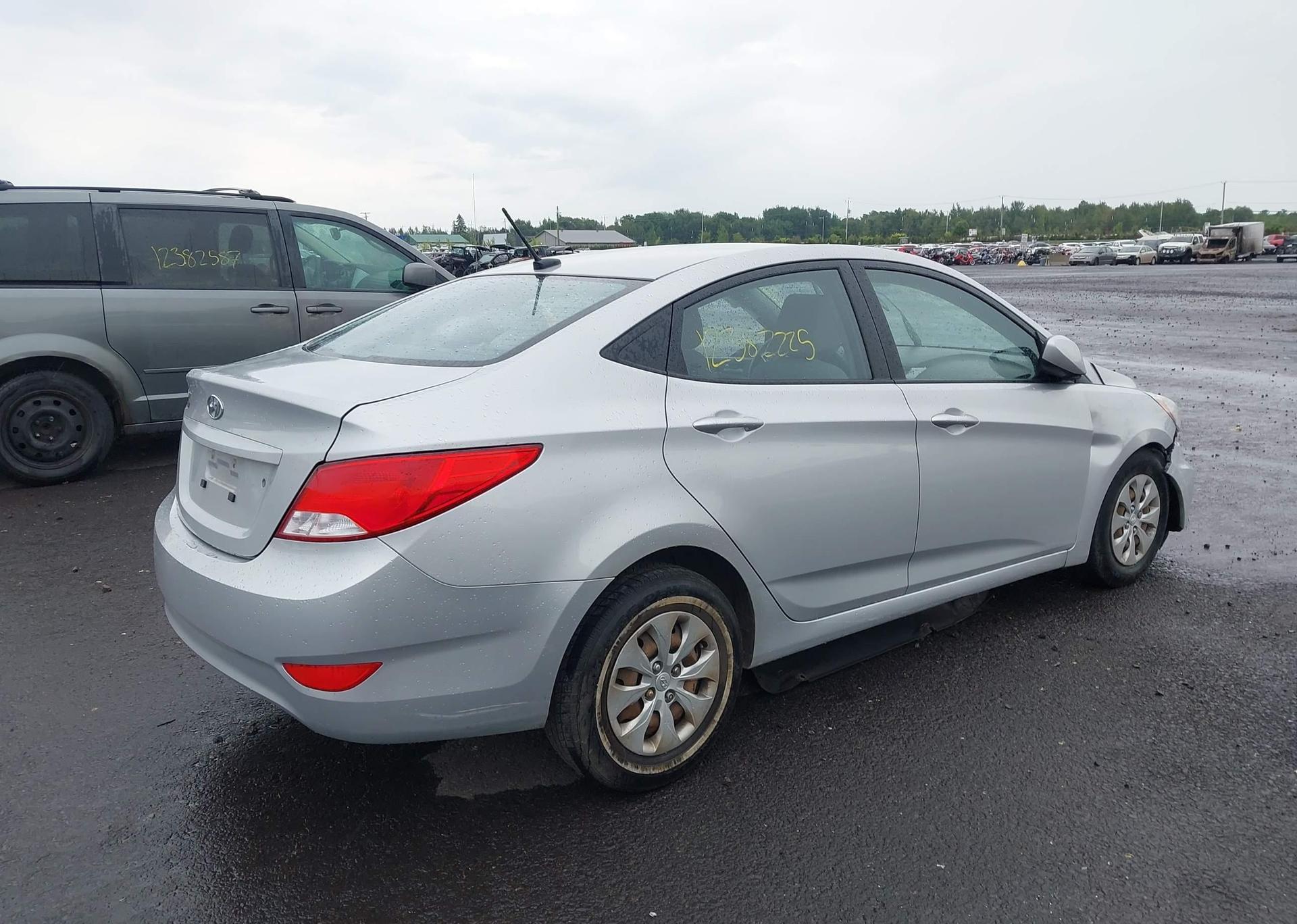 2016 HYUNDAI ACCENT SE