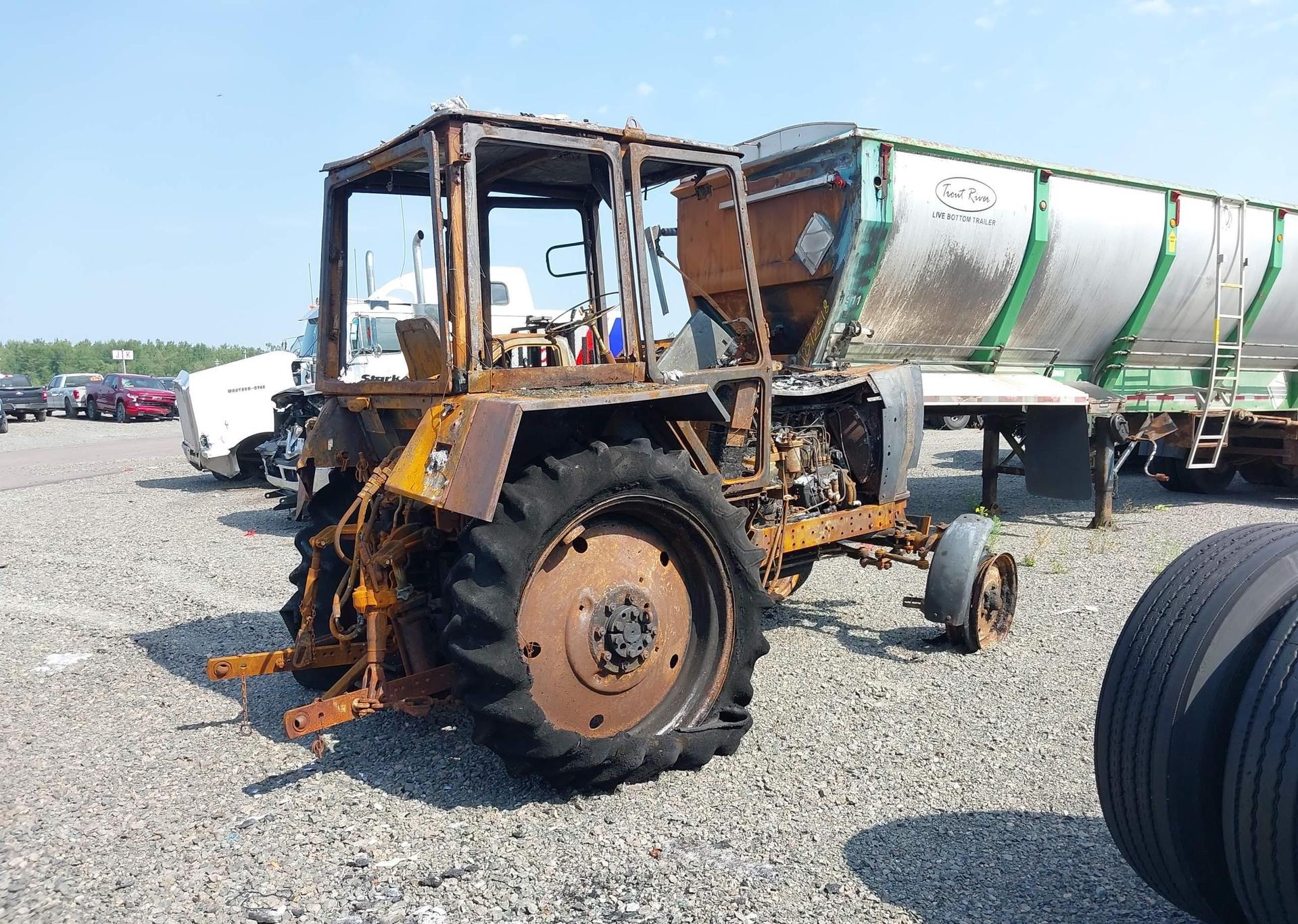 1992 Belarus 611 tractor