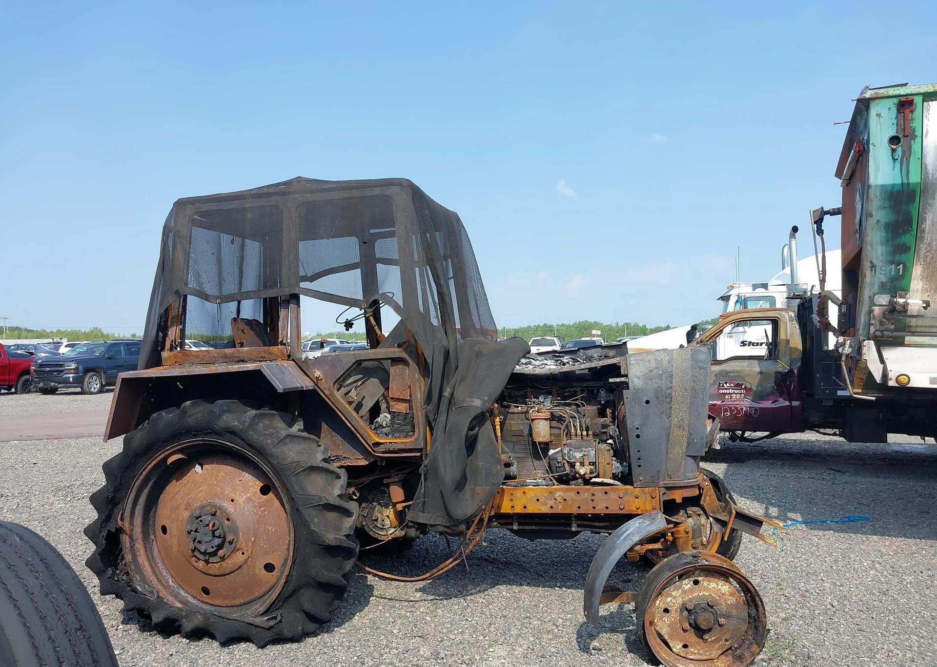 1992 Belarus 611 tractor