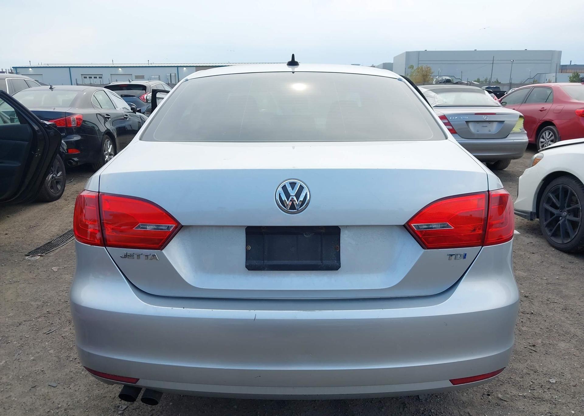 2011 VOLKSWAGEN JETTA TDI