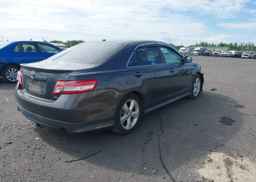 2011 TOYOTA CAMRY SE
