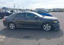 2011 TOYOTA CAMRY SE