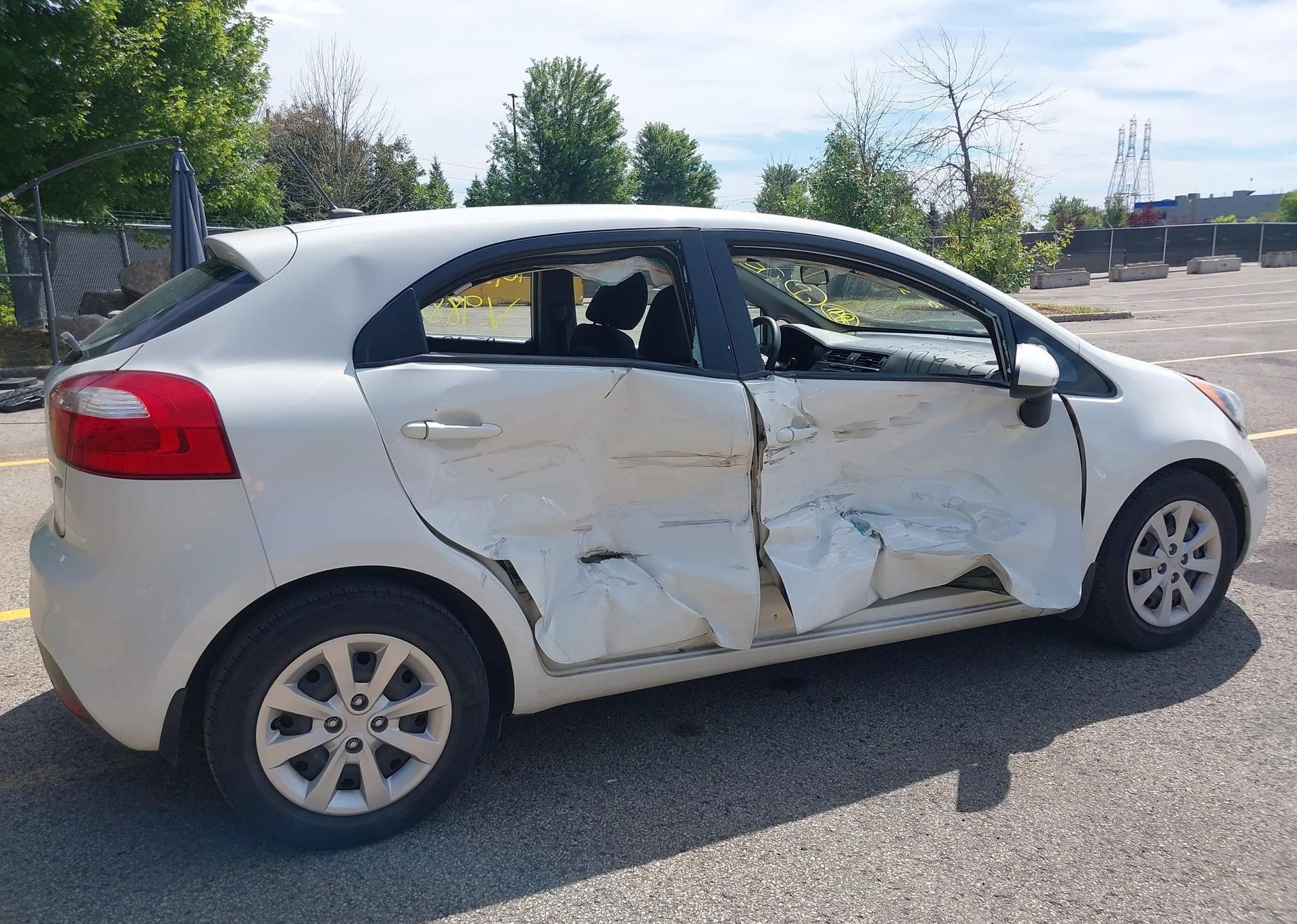 2015 KIA RIO LX