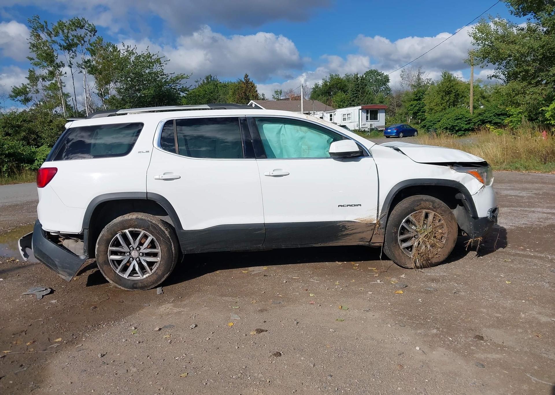 2017 GMC ACADIA SLE-2