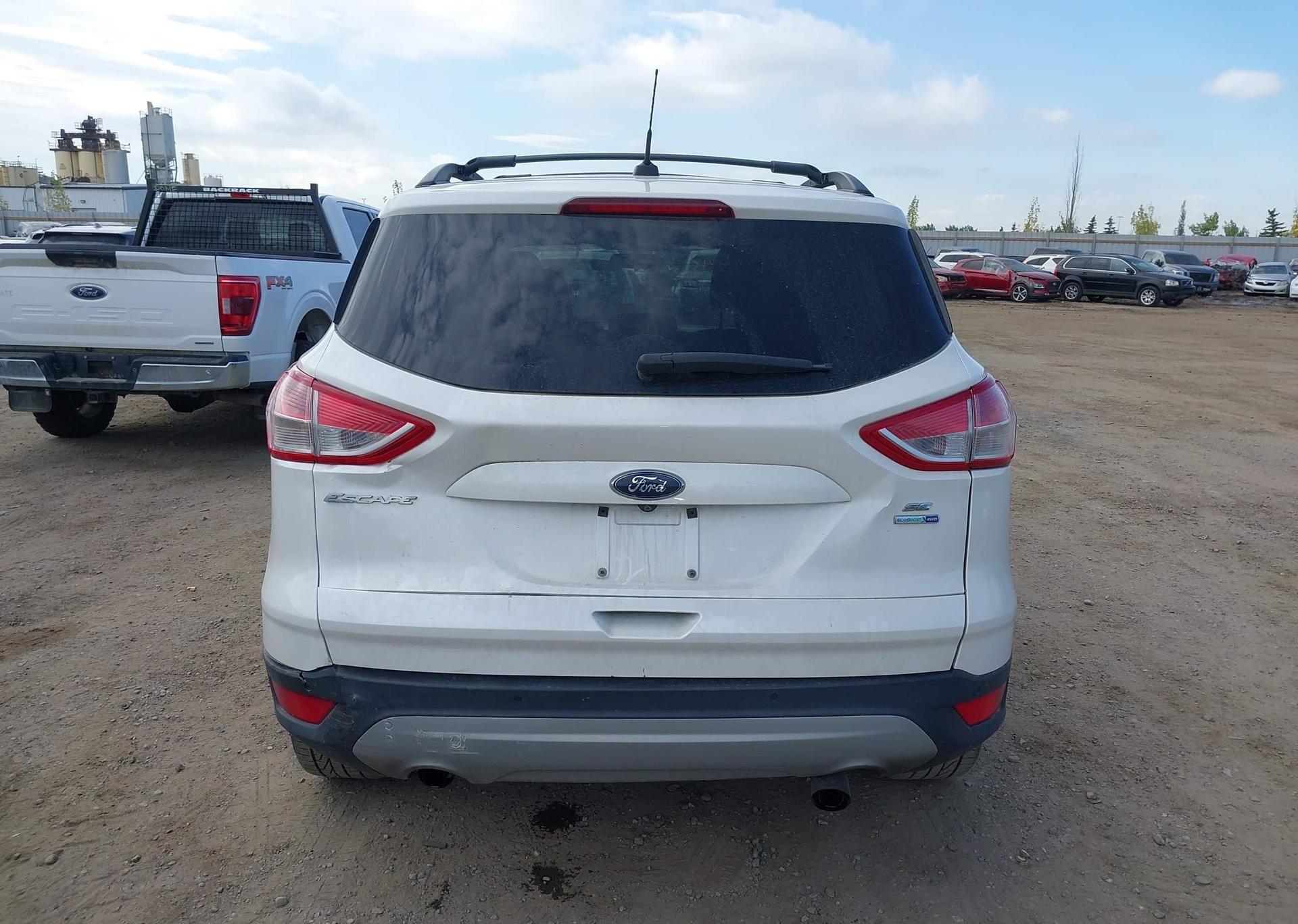 2015 FORD ESCAPE SE