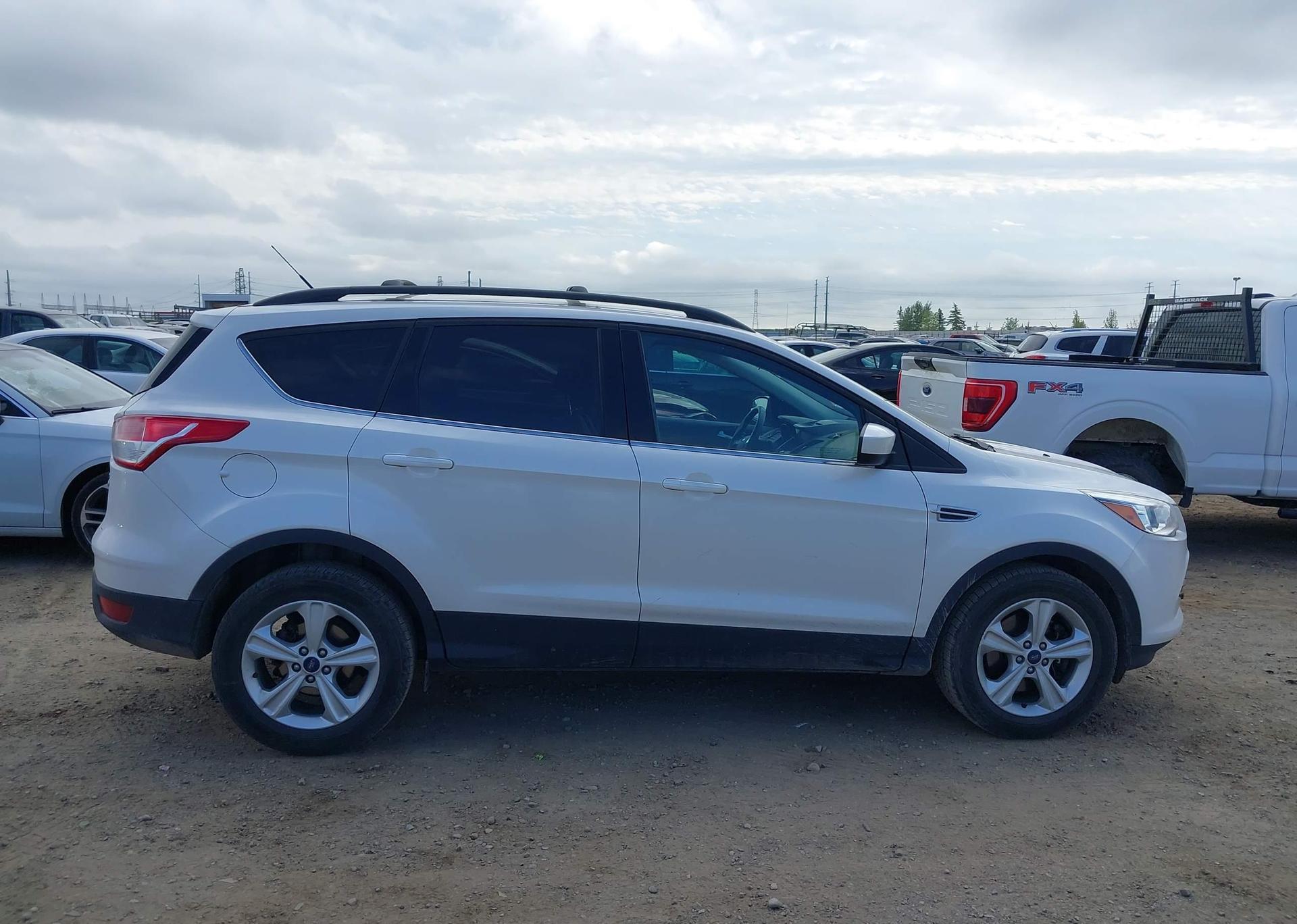 2015 FORD ESCAPE SE
