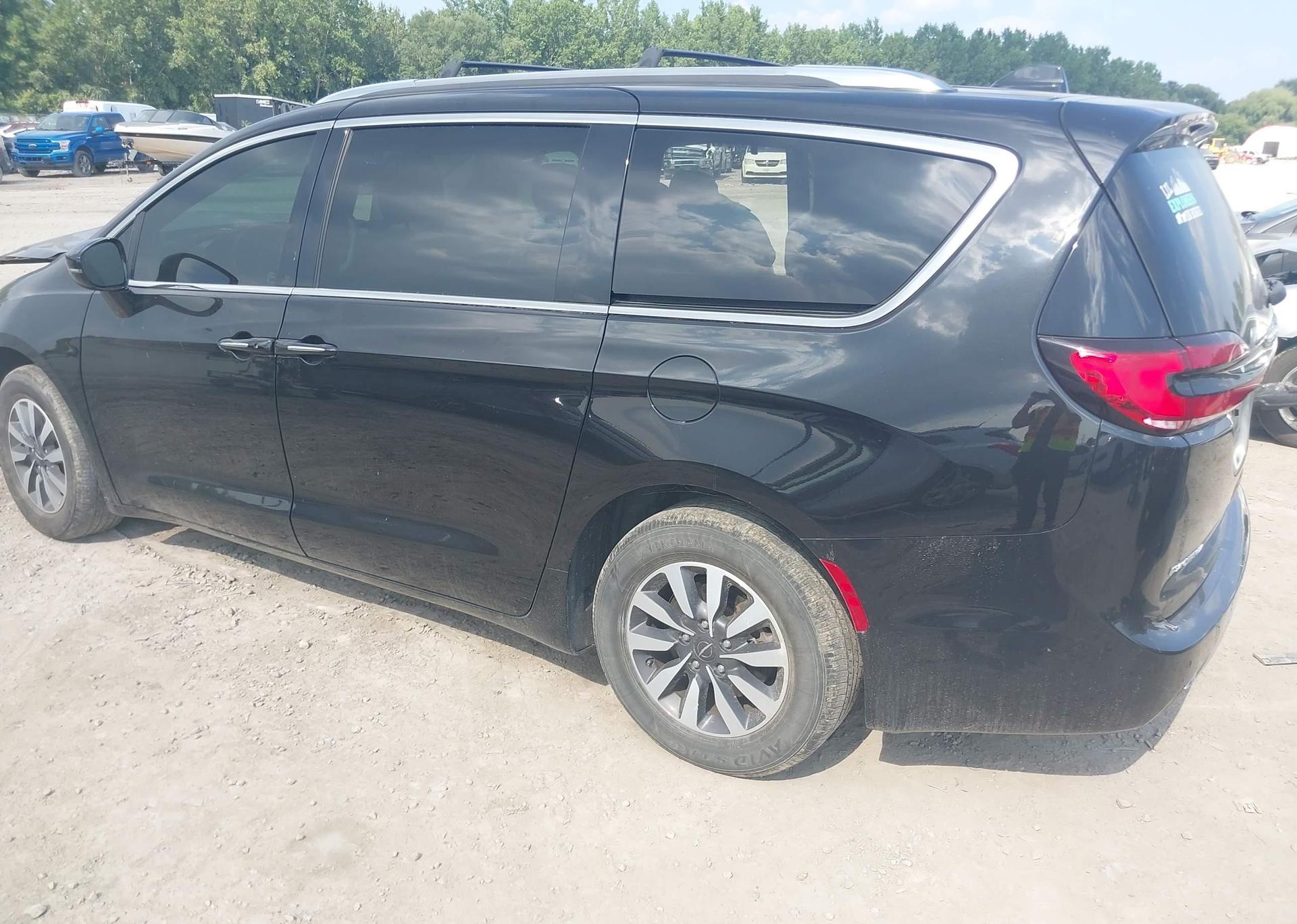 2021 CHRYSLER PACIFICA TOURING L PLUS