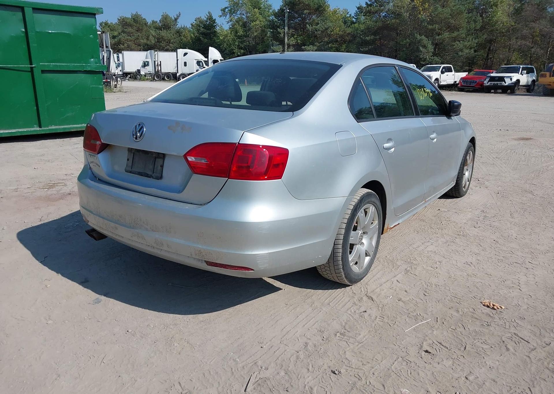2011 VOLKSWAGEN JETTA S
