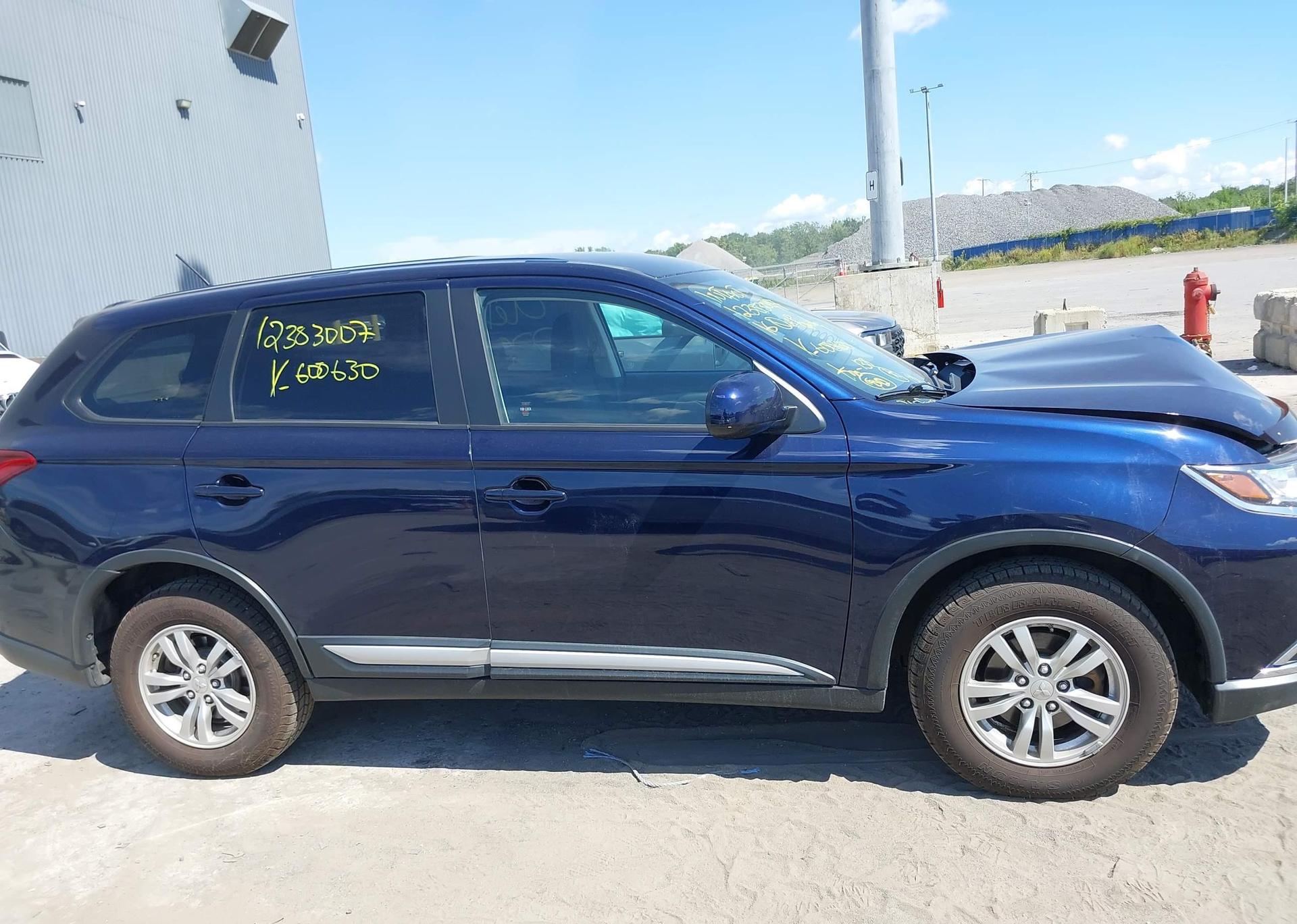 2016 MITSUBISHI OUTLANDER ES