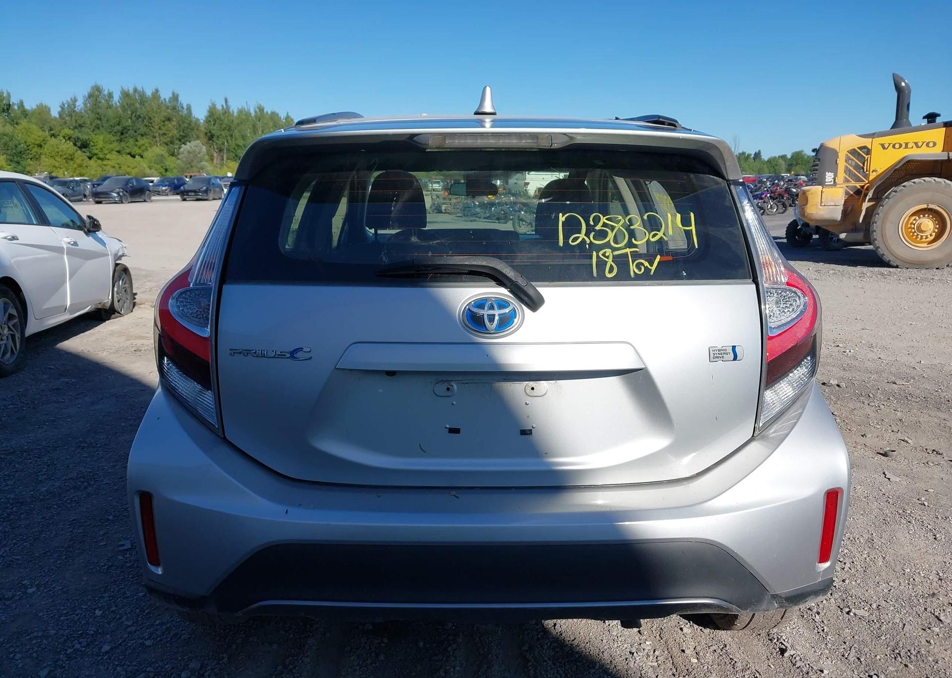 2018 TOYOTA Prius c
