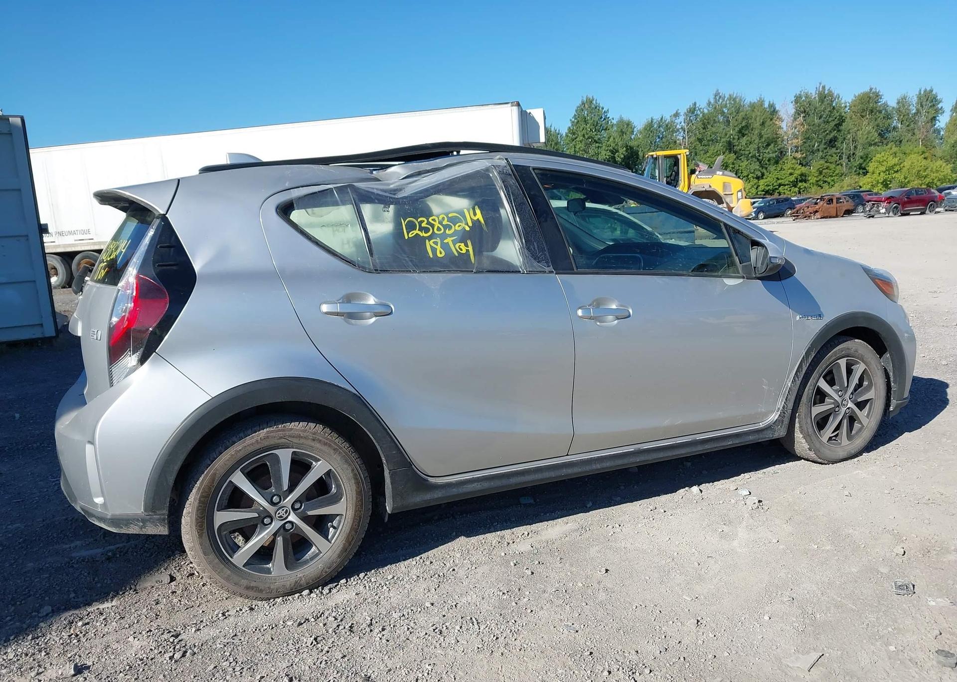 2018 TOYOTA Prius c