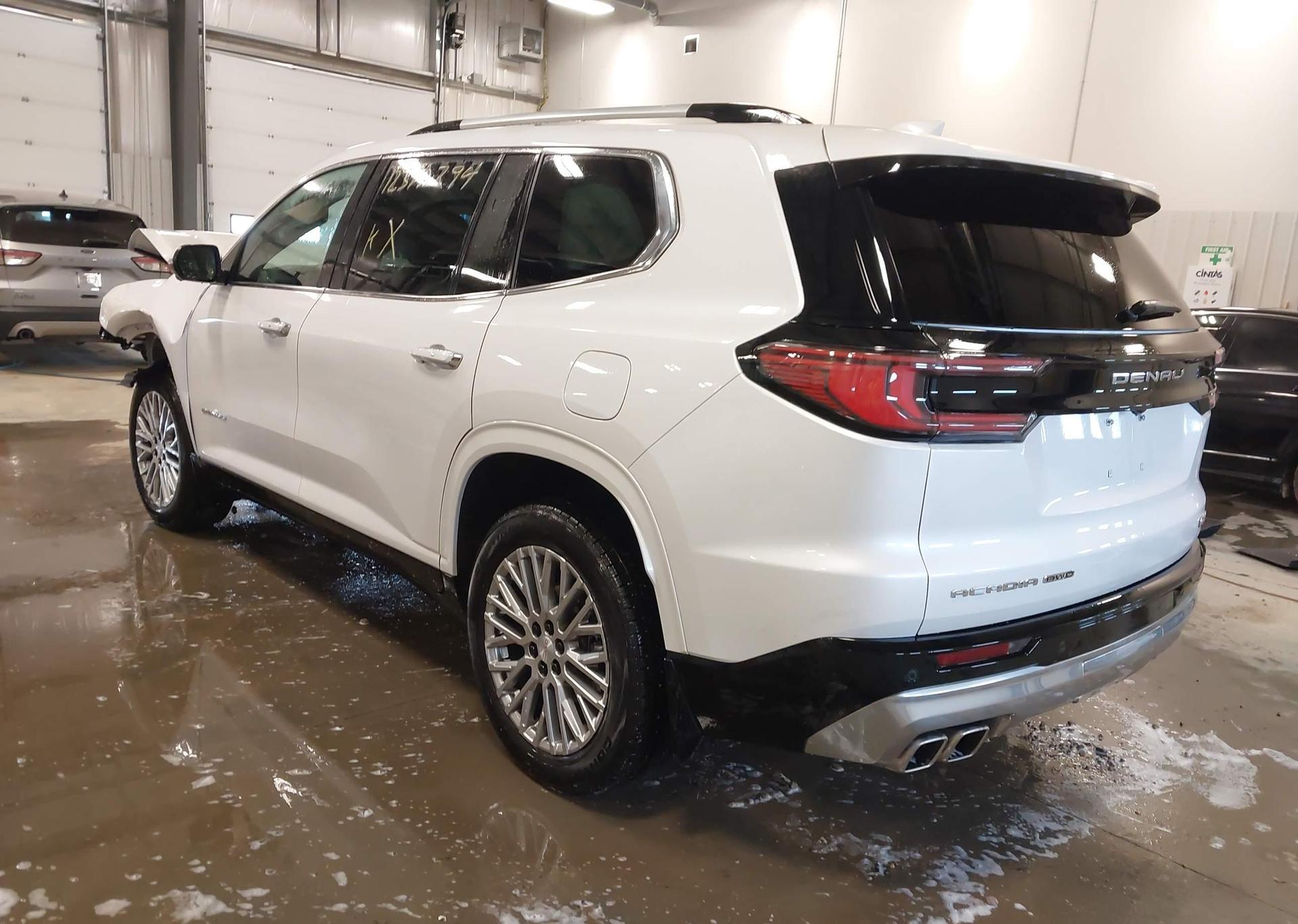 2025 GMC ACADIA DENALI
