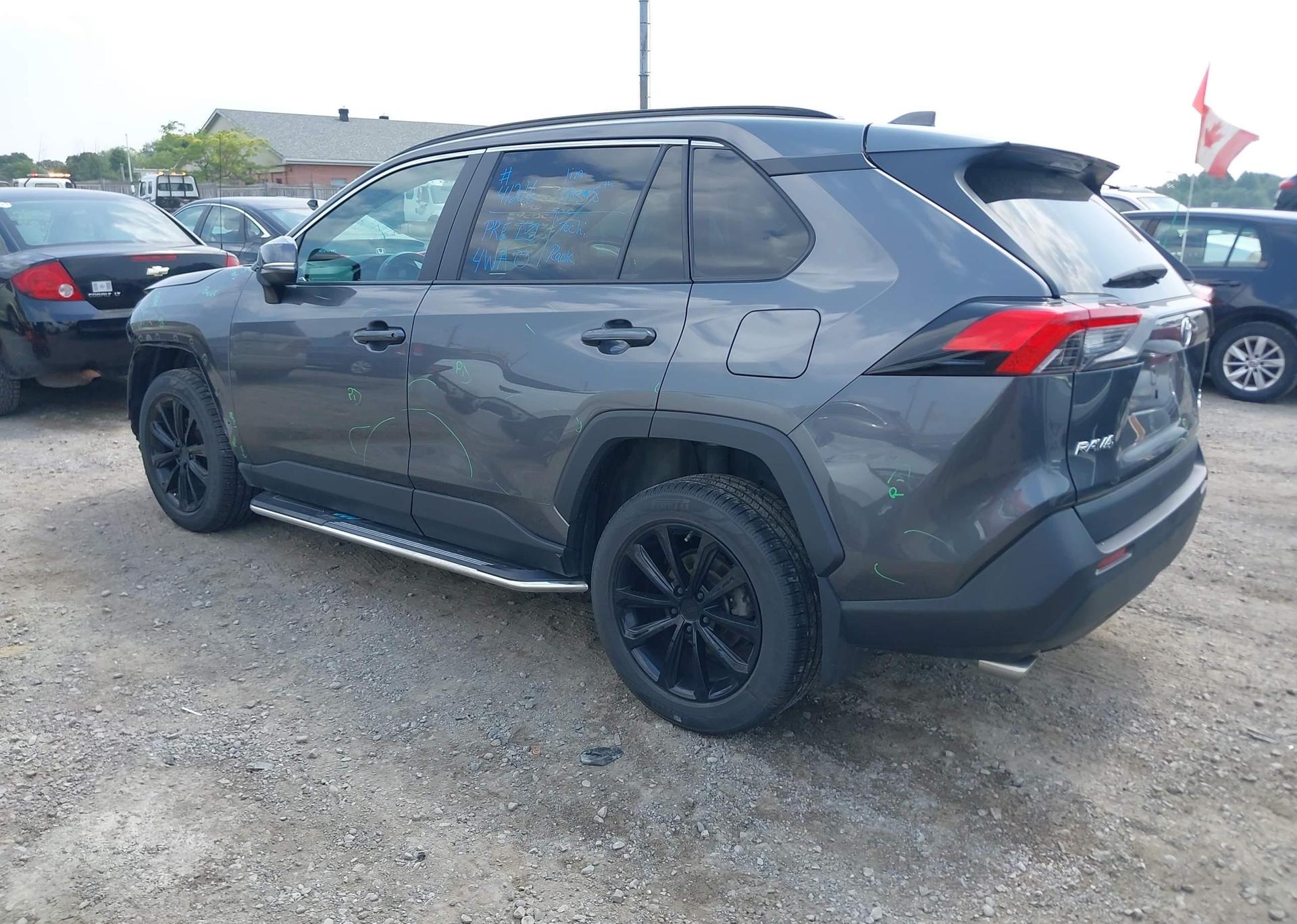 2021 TOYOTA RAV4 XLE