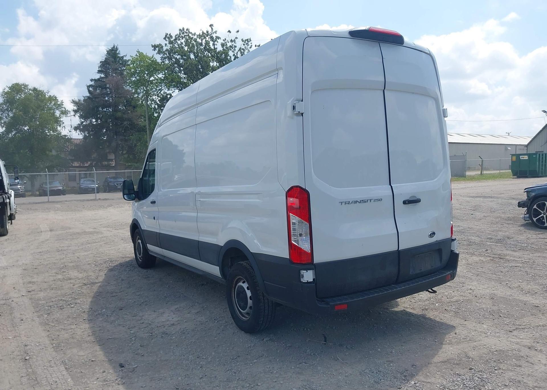 2022 FORD transit t-250
