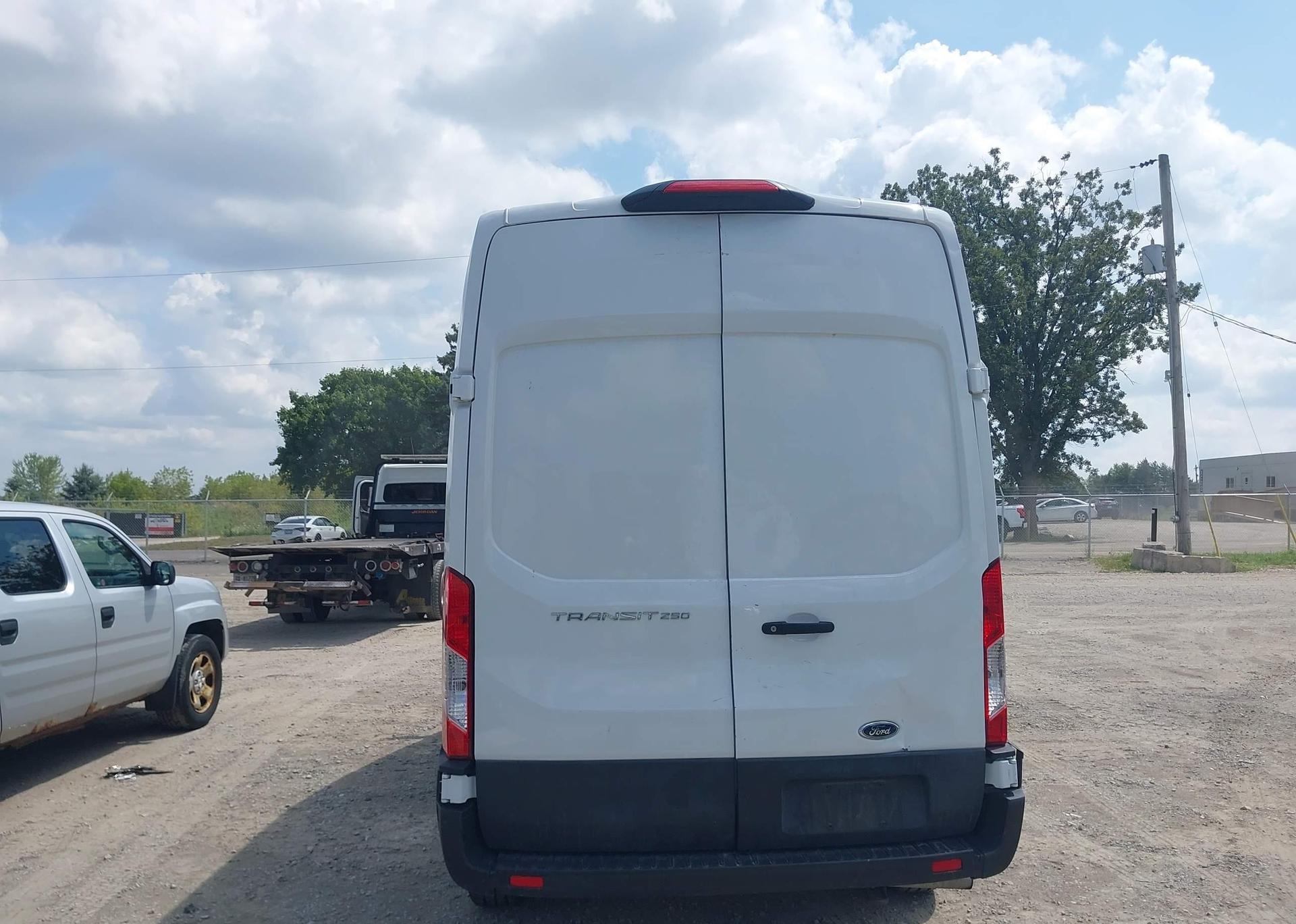 2022 FORD transit t-250