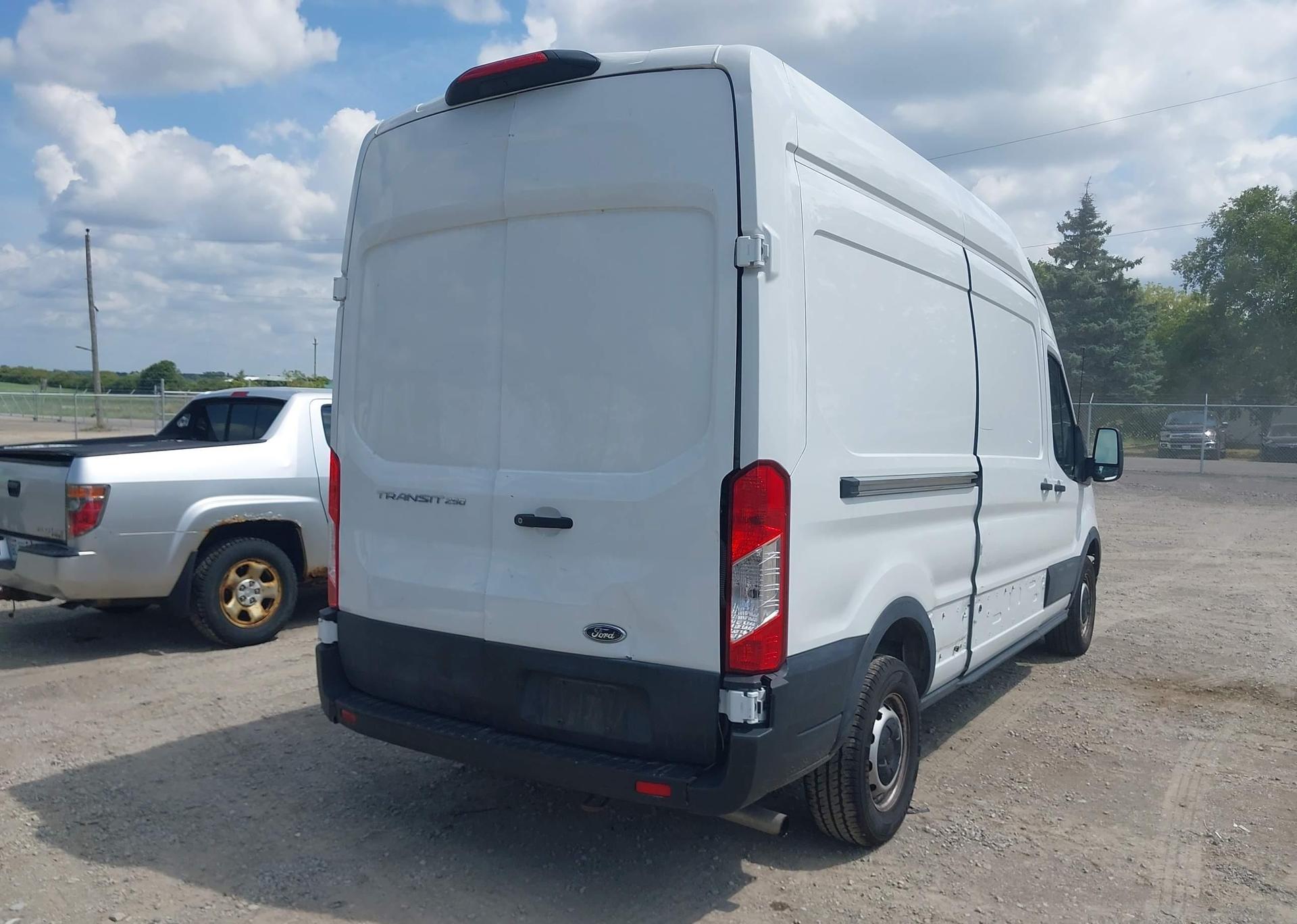 2022 FORD transit t-250