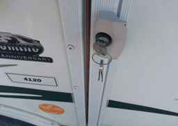 2009 PALOMINO Y4100