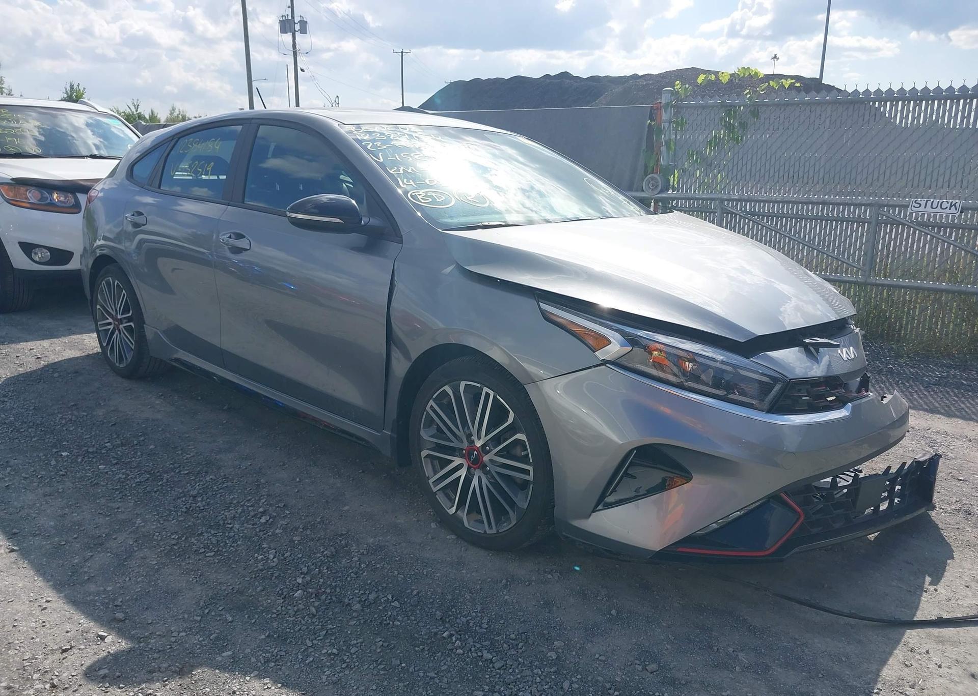 2023 KIA FORTE5 GT