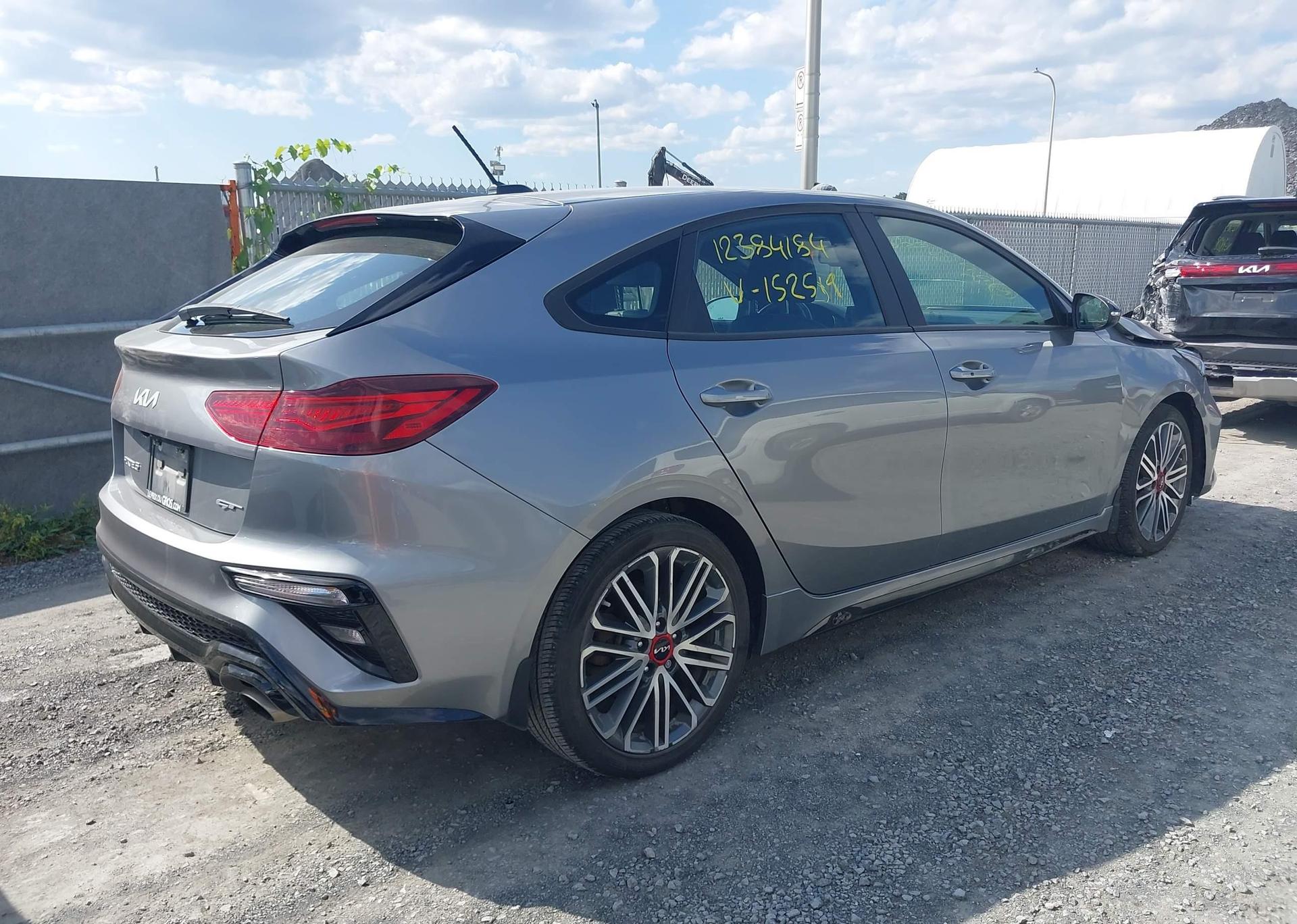 2023 KIA FORTE5 GT