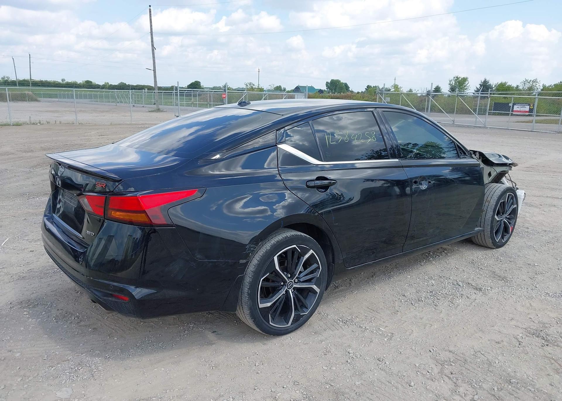 2023 NISSAN ALTIMA SR