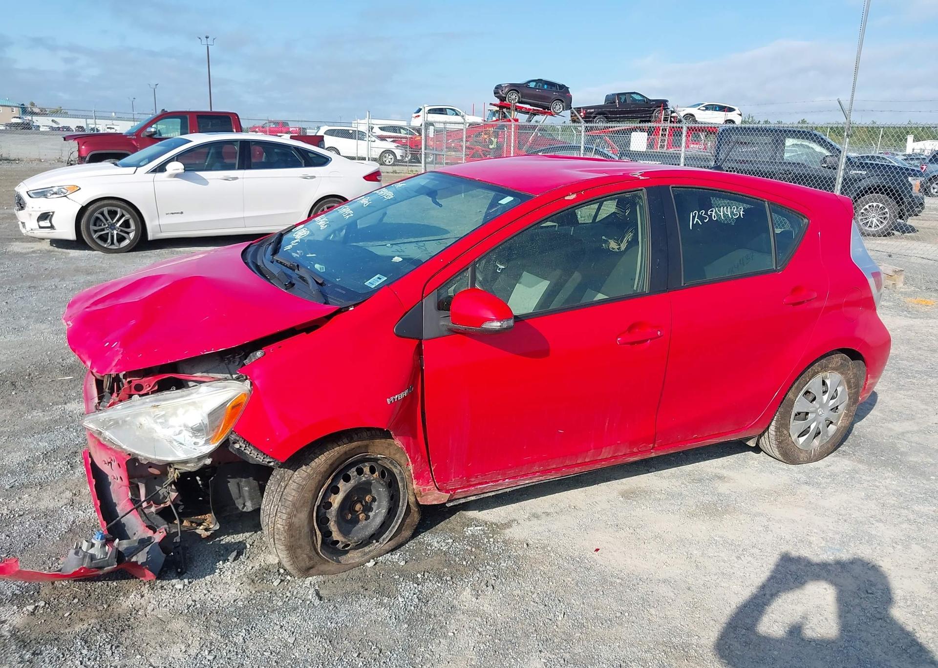 2014 TOYOTA Prius c
