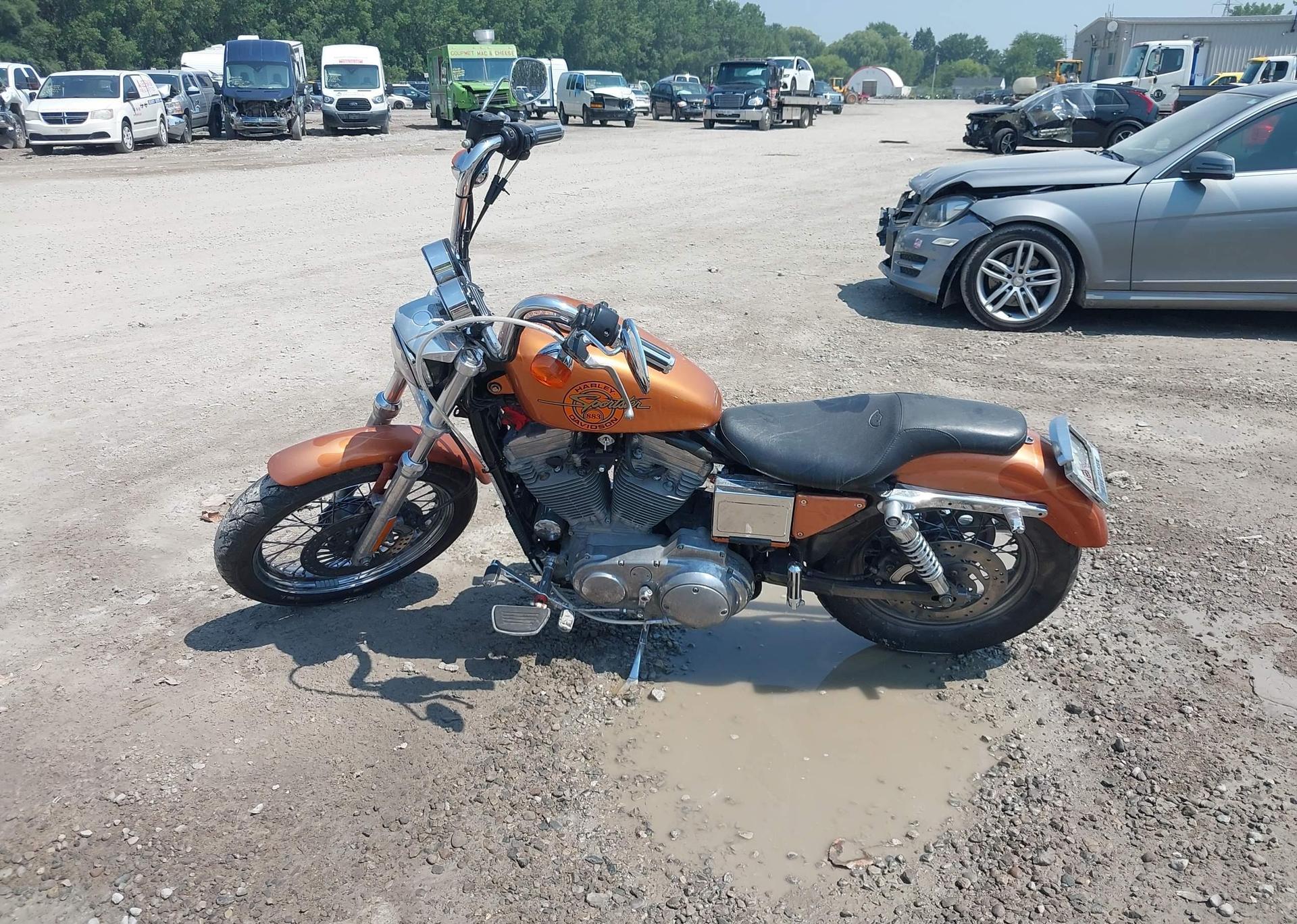 2000 HARLEY-DAVIDSON XL883