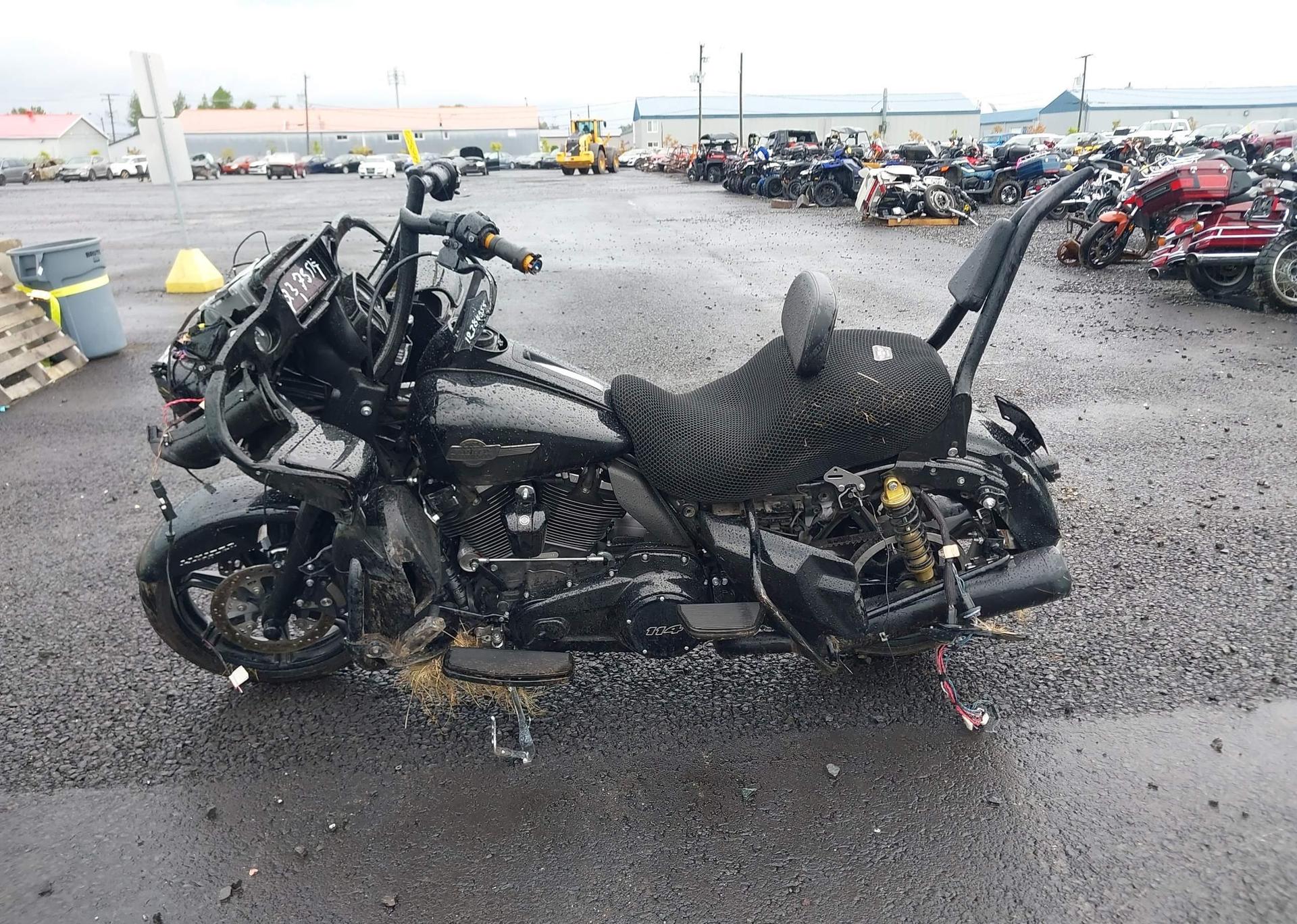 2023 HARLEY-DAVIDSON FLTRK