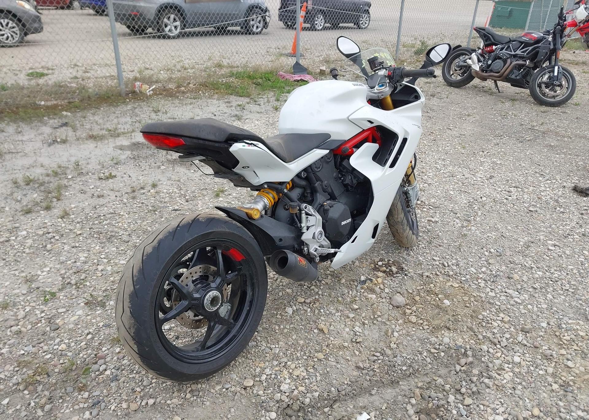 2023 DUCATI Supersport