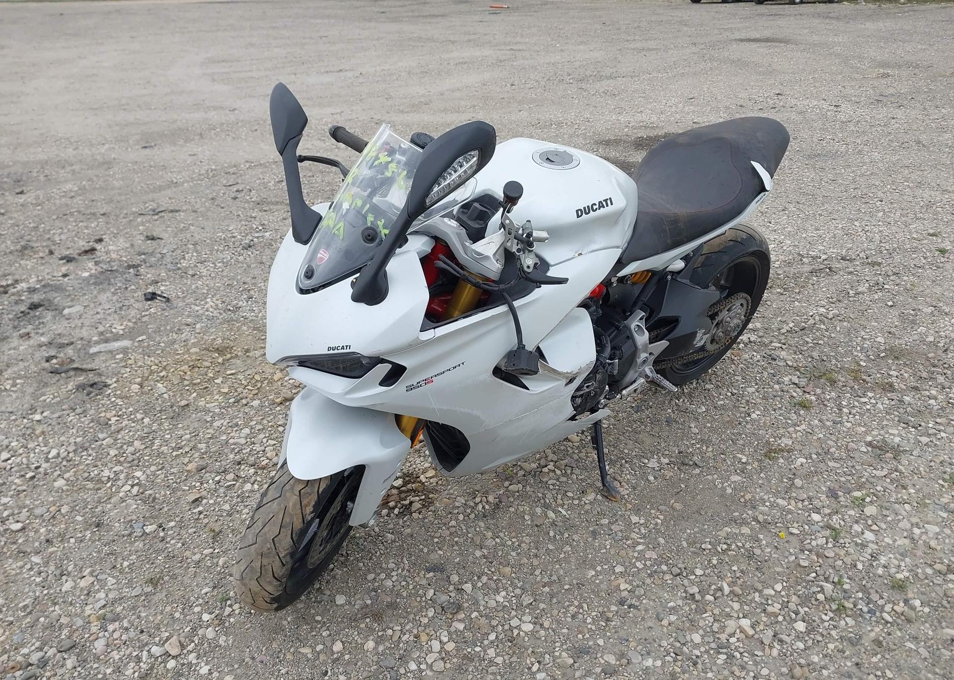 2023 DUCATI Supersport