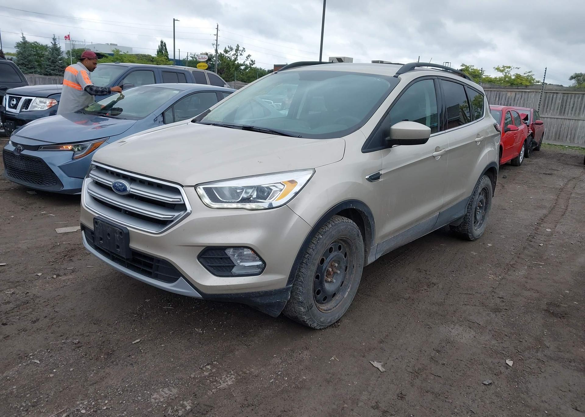 2017 FORD ESCAPE SE