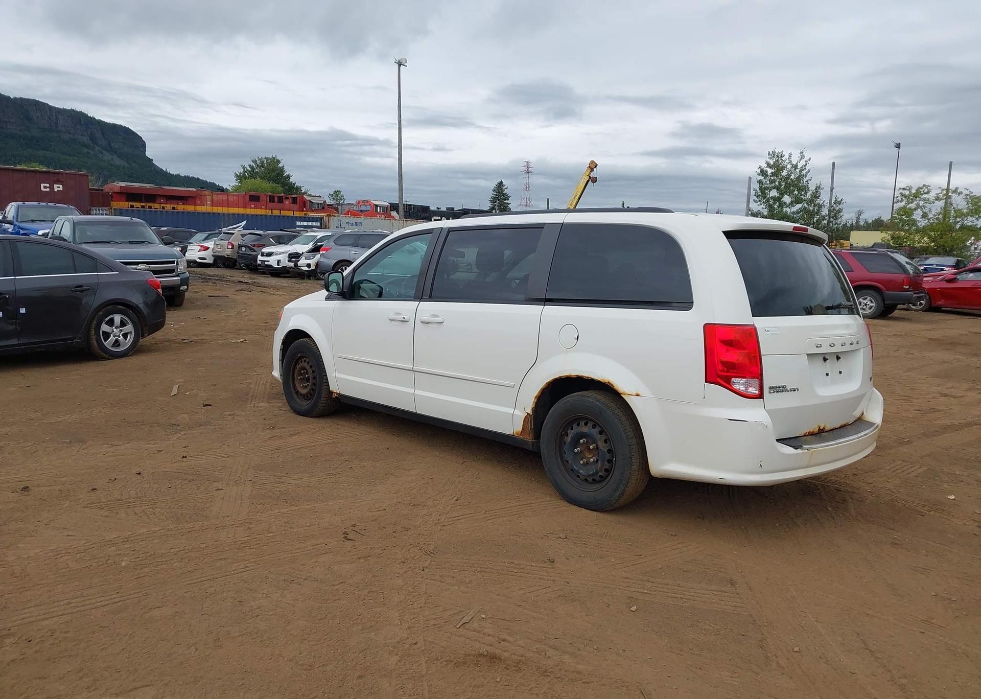 2012 DODGE GRAND CARAVAN SE