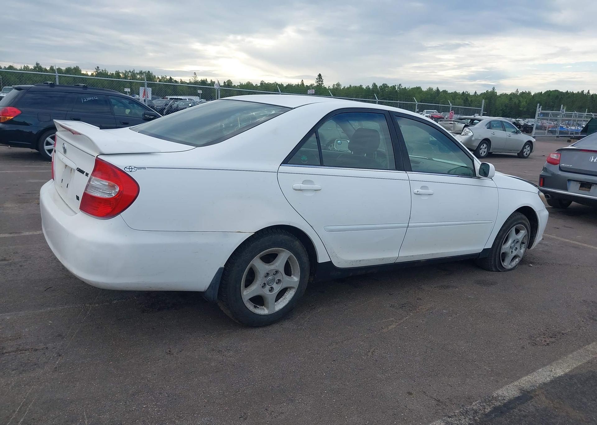 2003 TOYOTA CAMRY LE V6